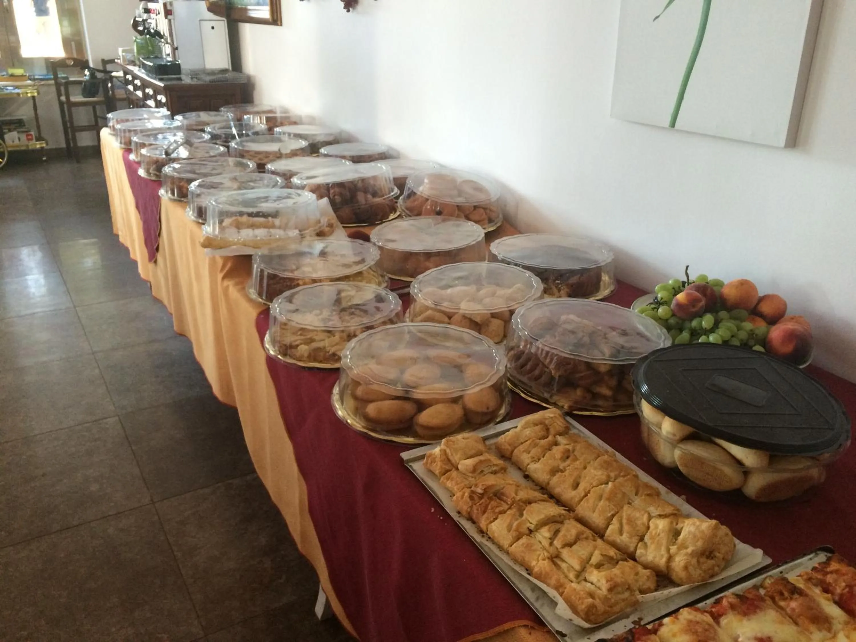 Buffet breakfast in Borgo Console