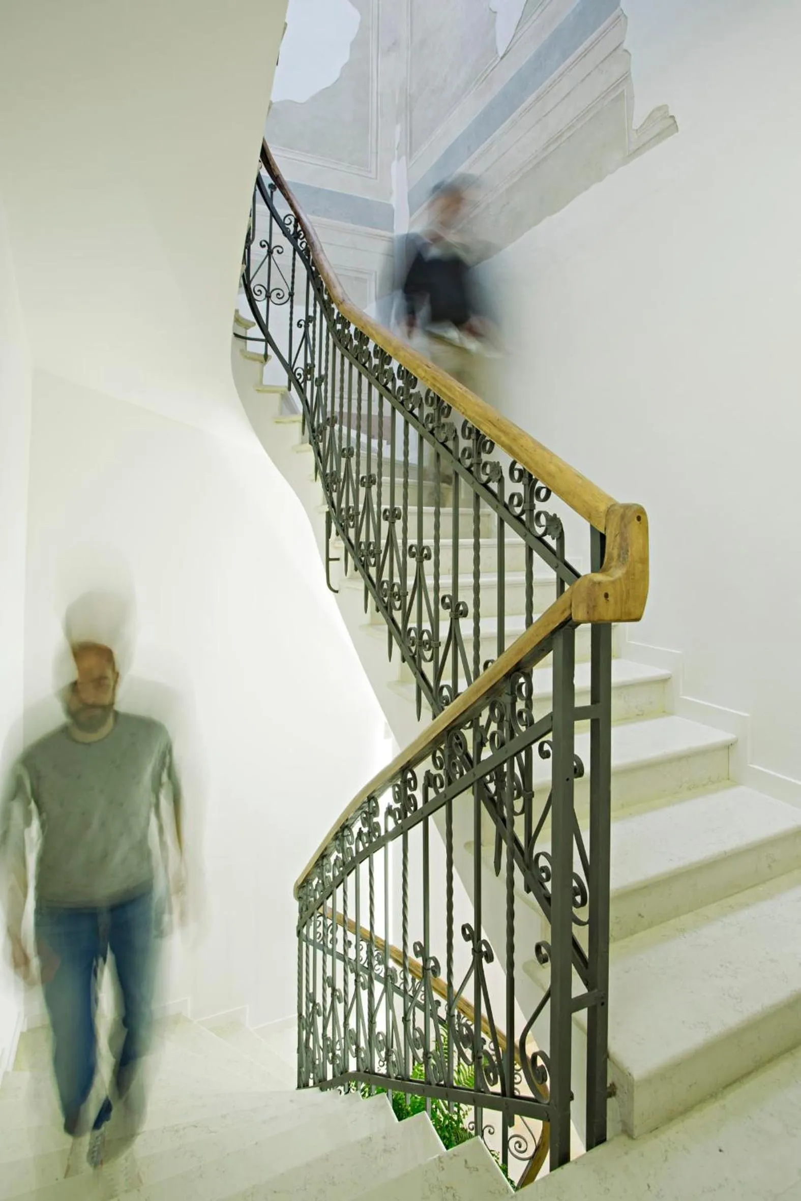 Decorative detail in Borgoleoni 18 - Room and Breakfast