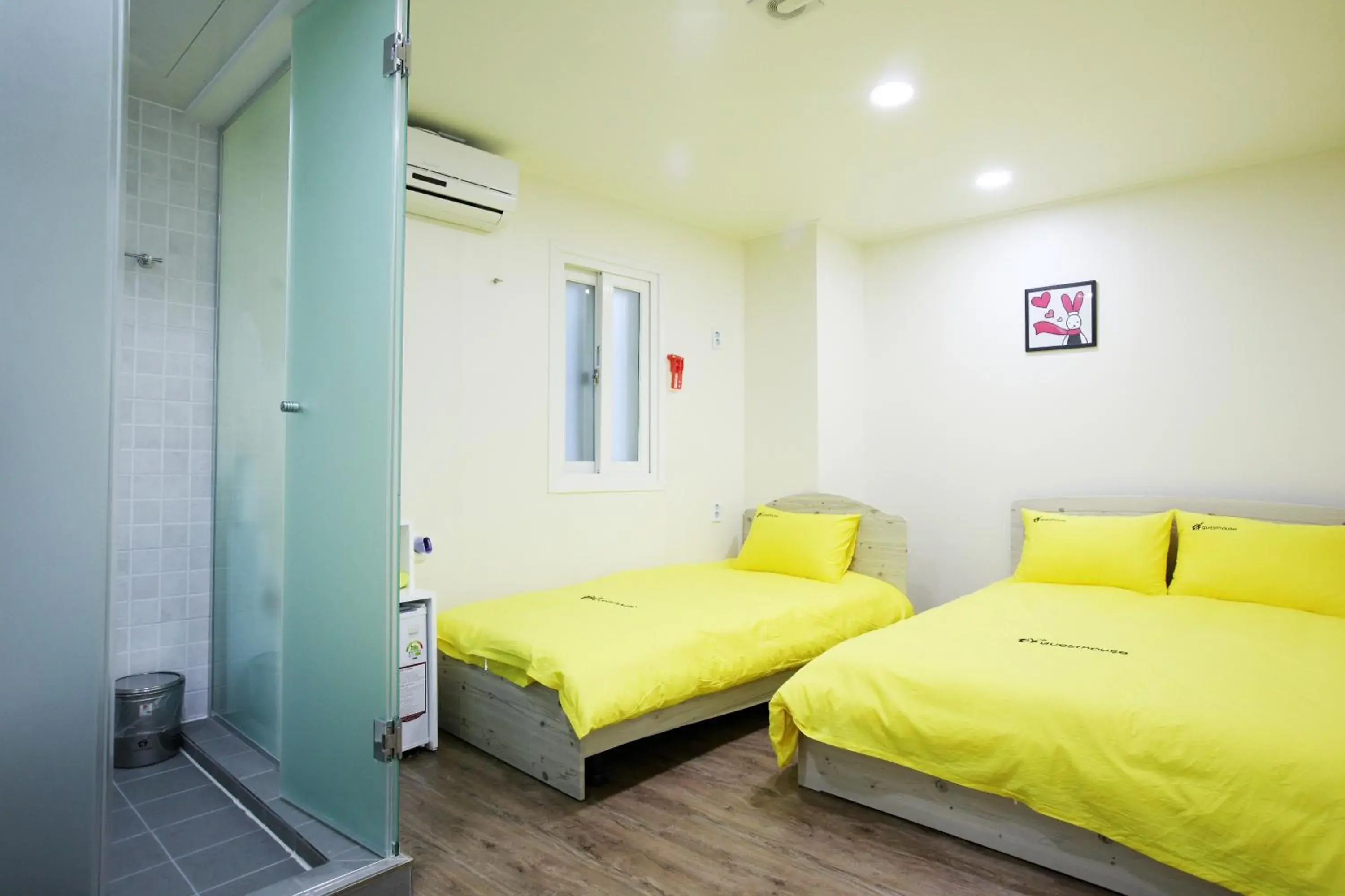 Triple Room in 24 Guesthouse Myeongdong Avenue Triple Room in 24 Guesthouse Myeongdong Avenue