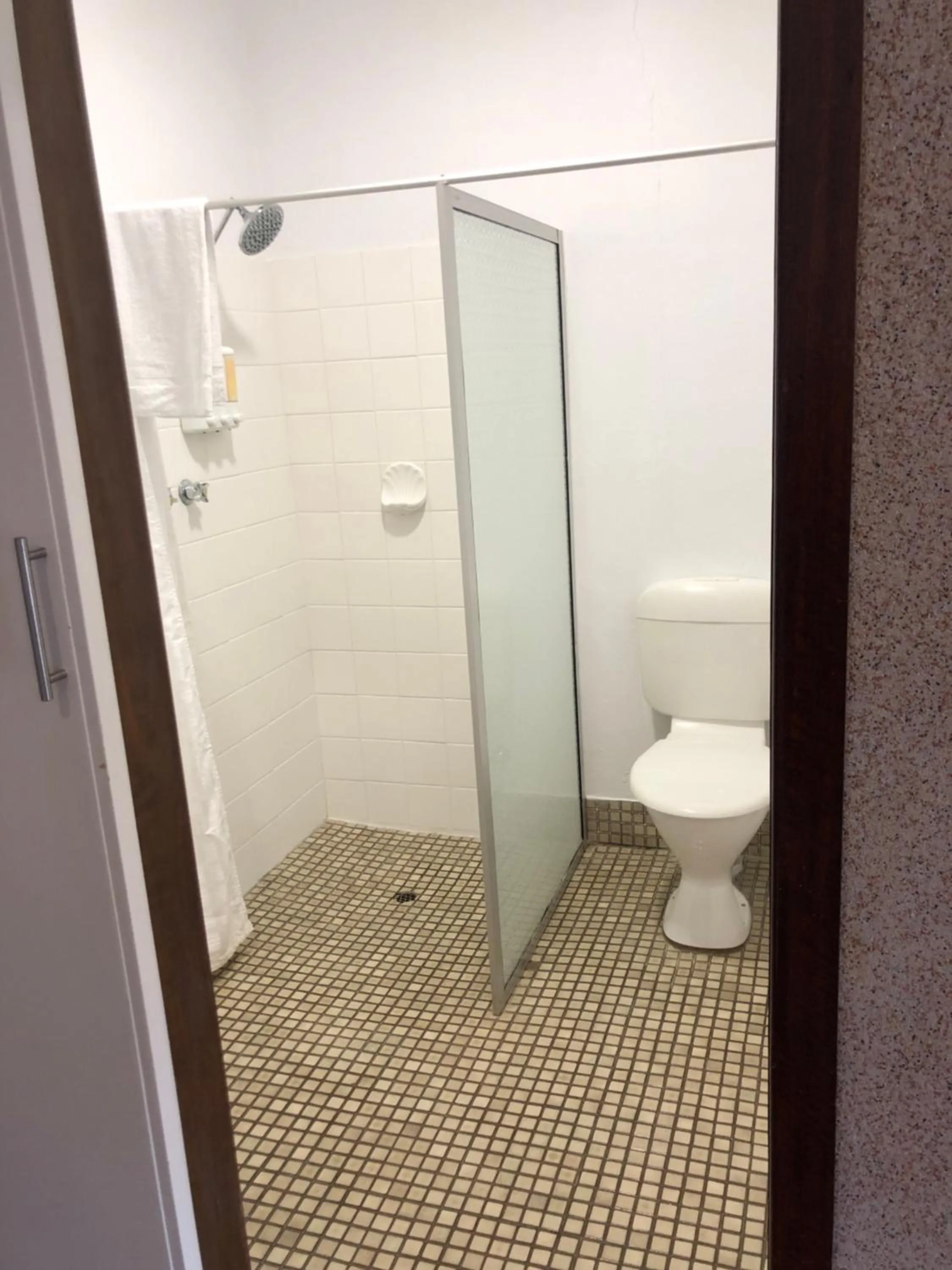 Shower in Augusta Escape Holiday Units