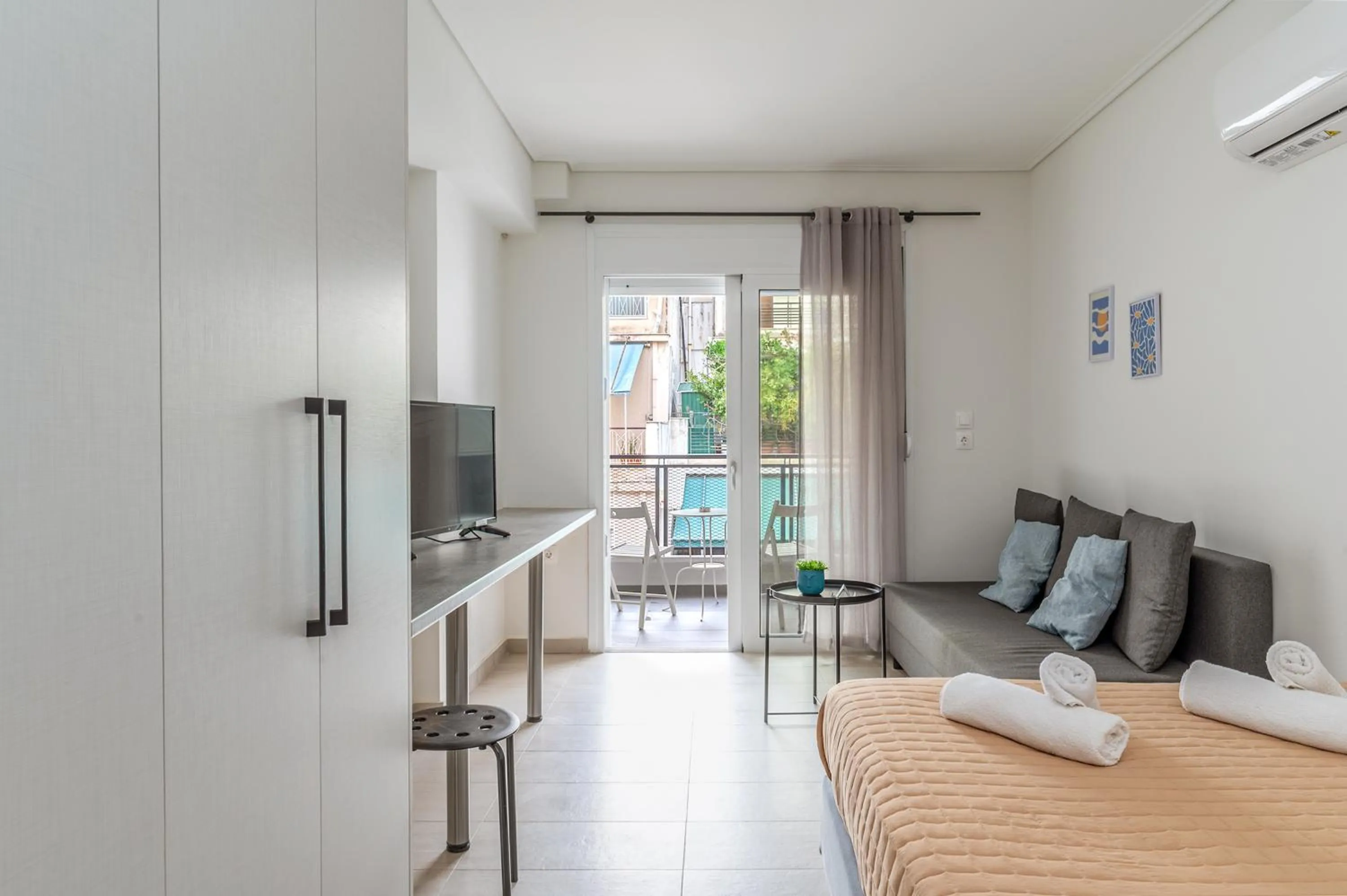 Photo of the whole room, Bed in Elvita Apartments 4