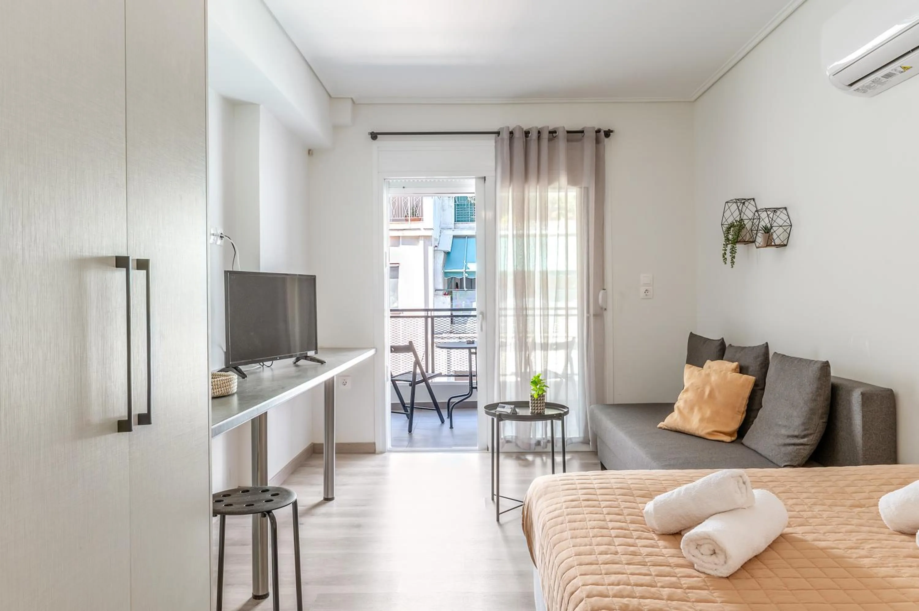 Photo of the whole room, Bed in Elvita Apartments 4