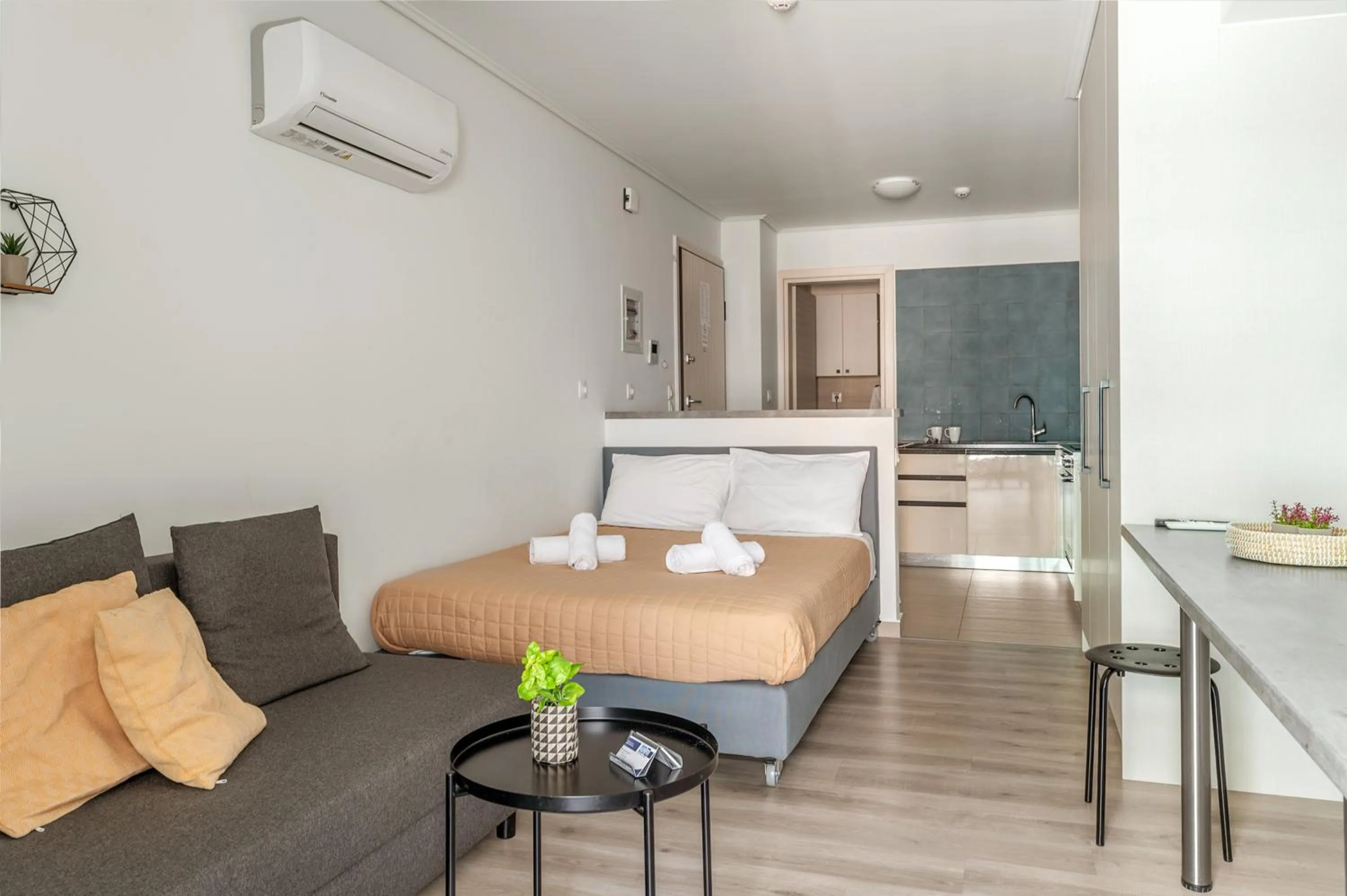 Photo of the whole room in Elvita Apartments 4