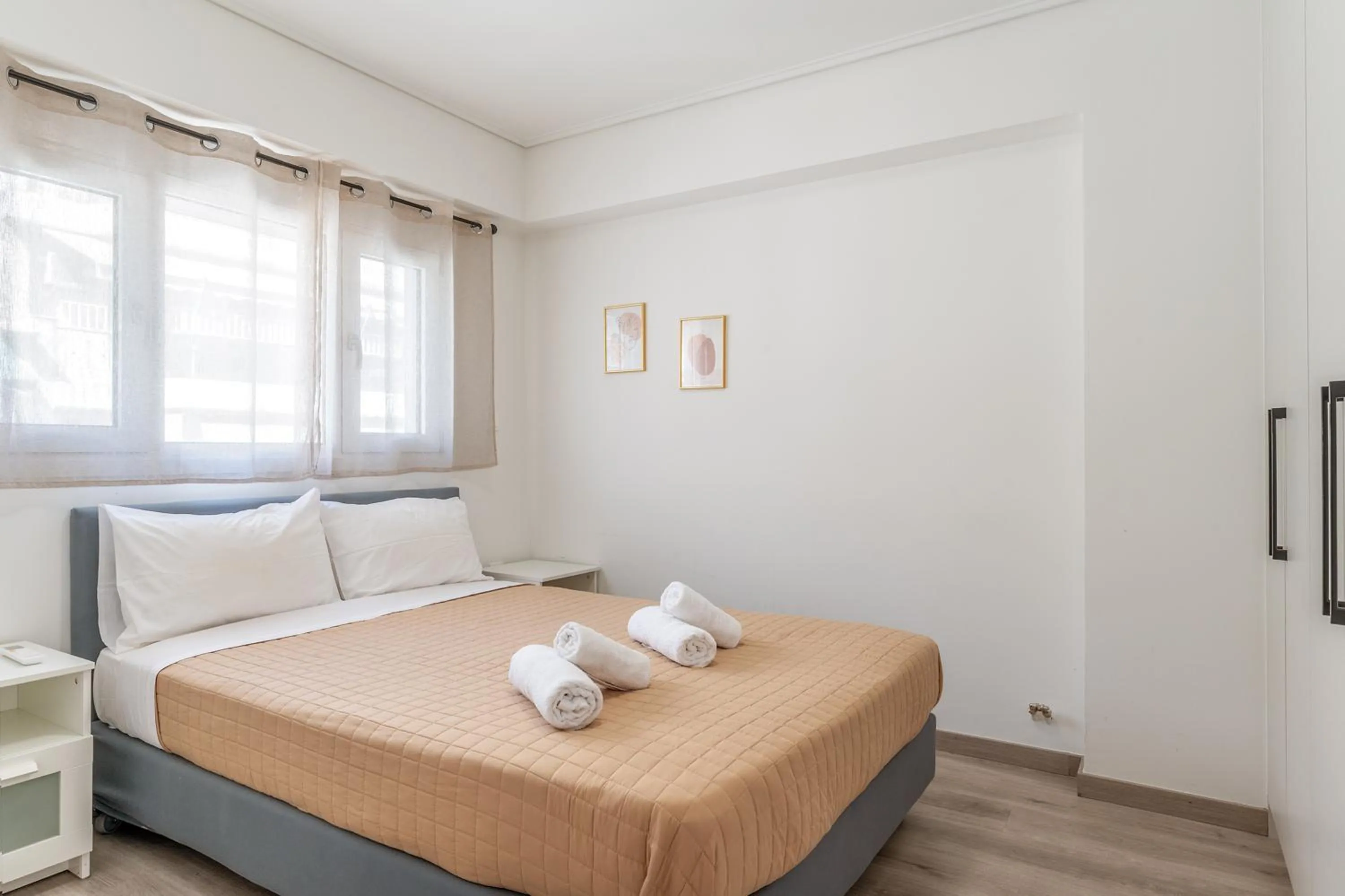 Bedroom, Bed in Elvita Apartments 4