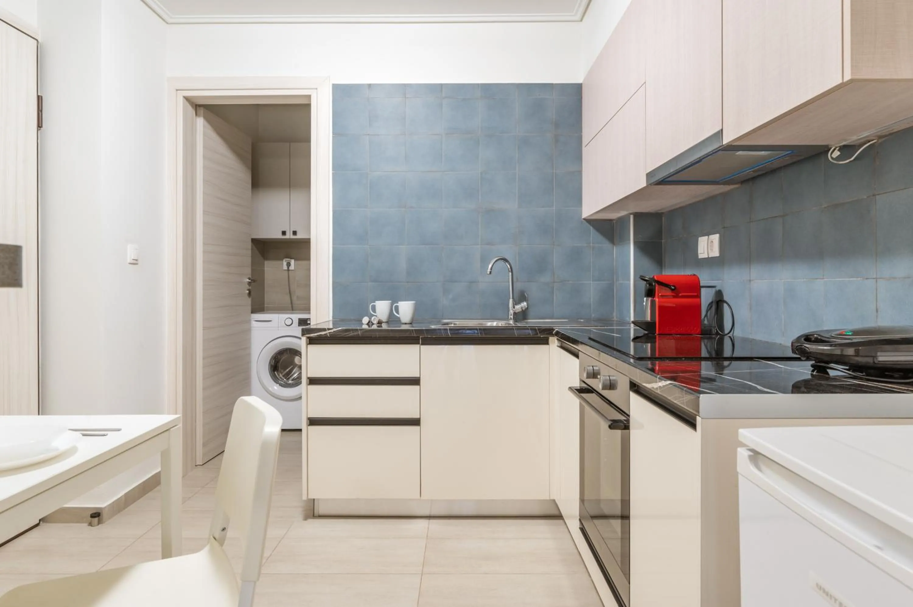 Coffee/tea facilities in Elvita Apartments 4