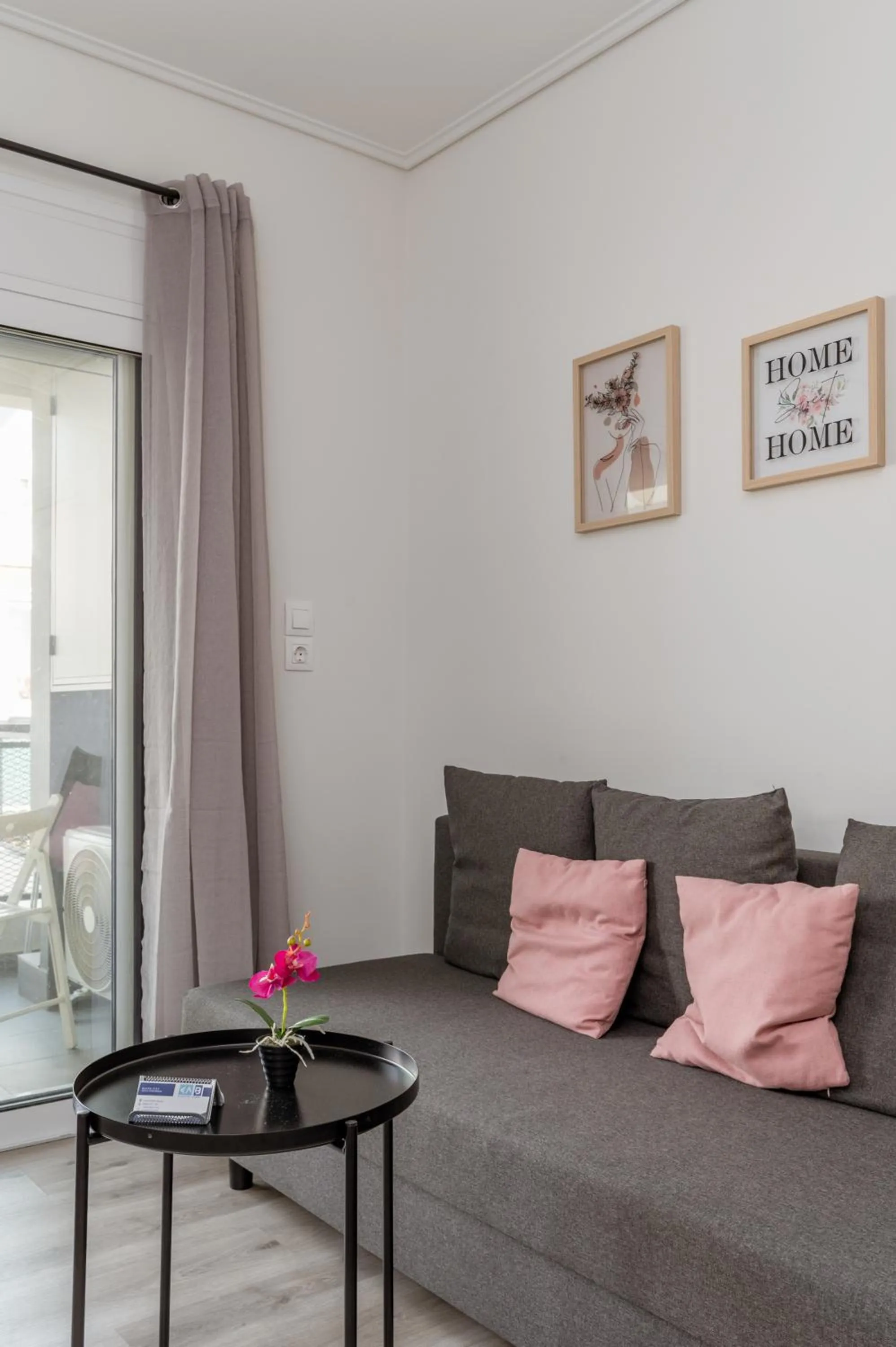 Seating area in Elvita Apartments 4