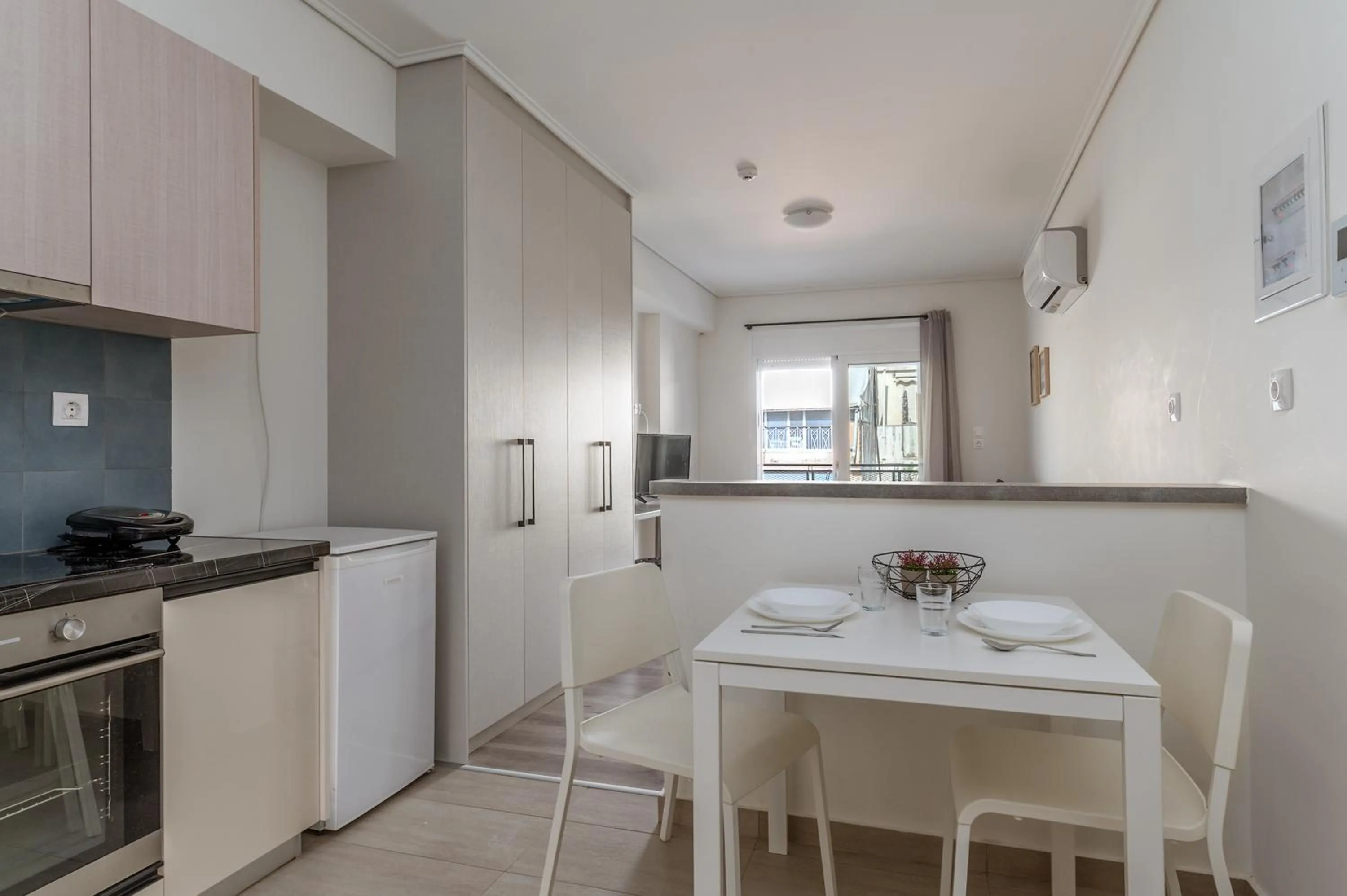 Kitchen or kitchenette in Elvita Apartments 4