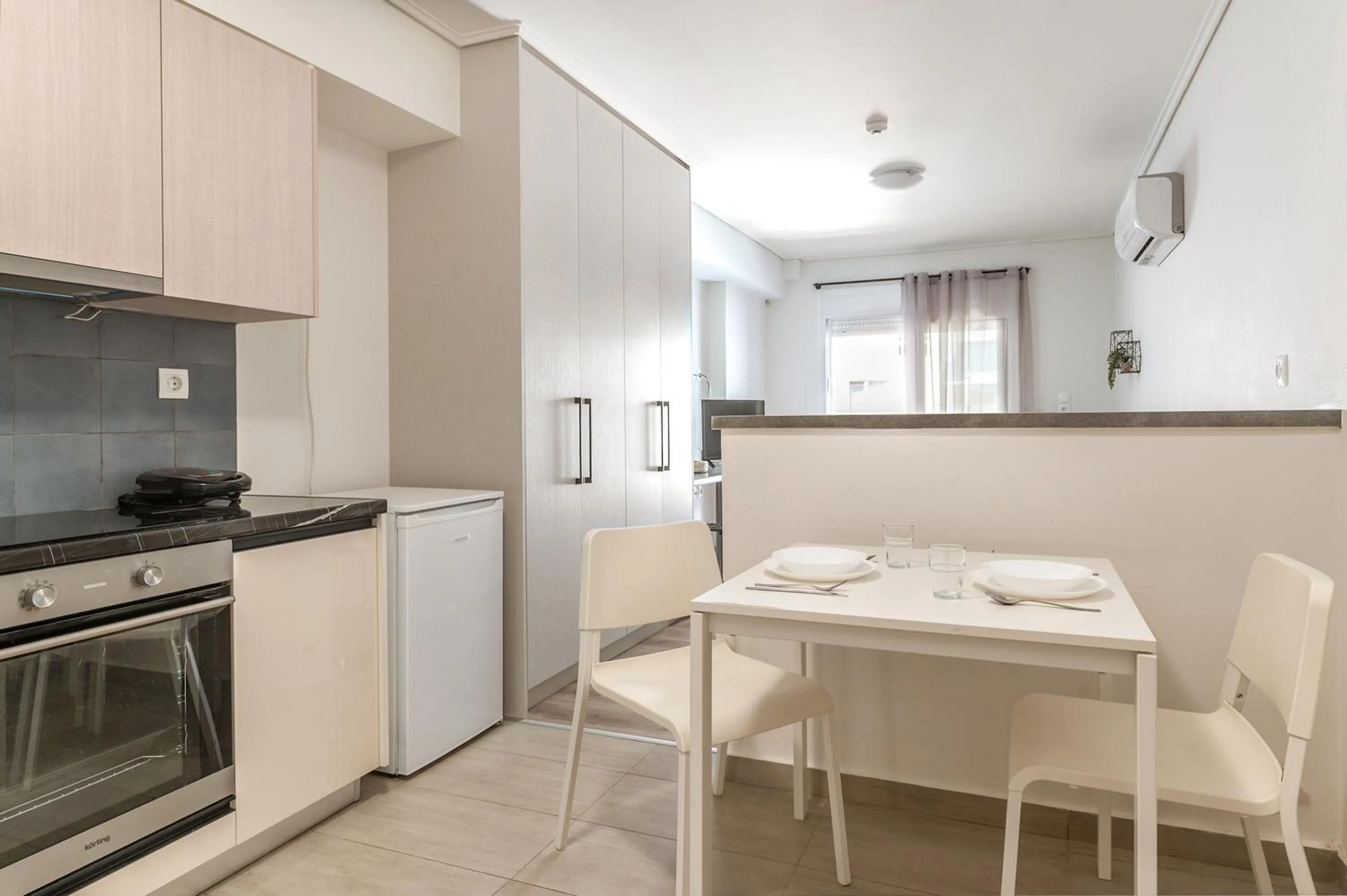 Kitchen or kitchenette in Elvita Apartments 4