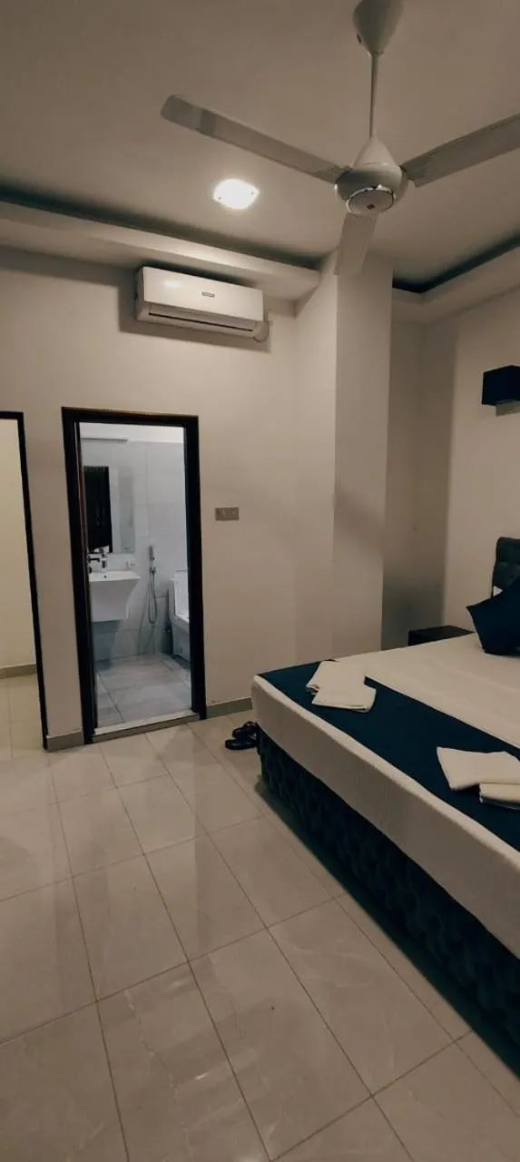 Bedroom, Bed in The Kings Colombo