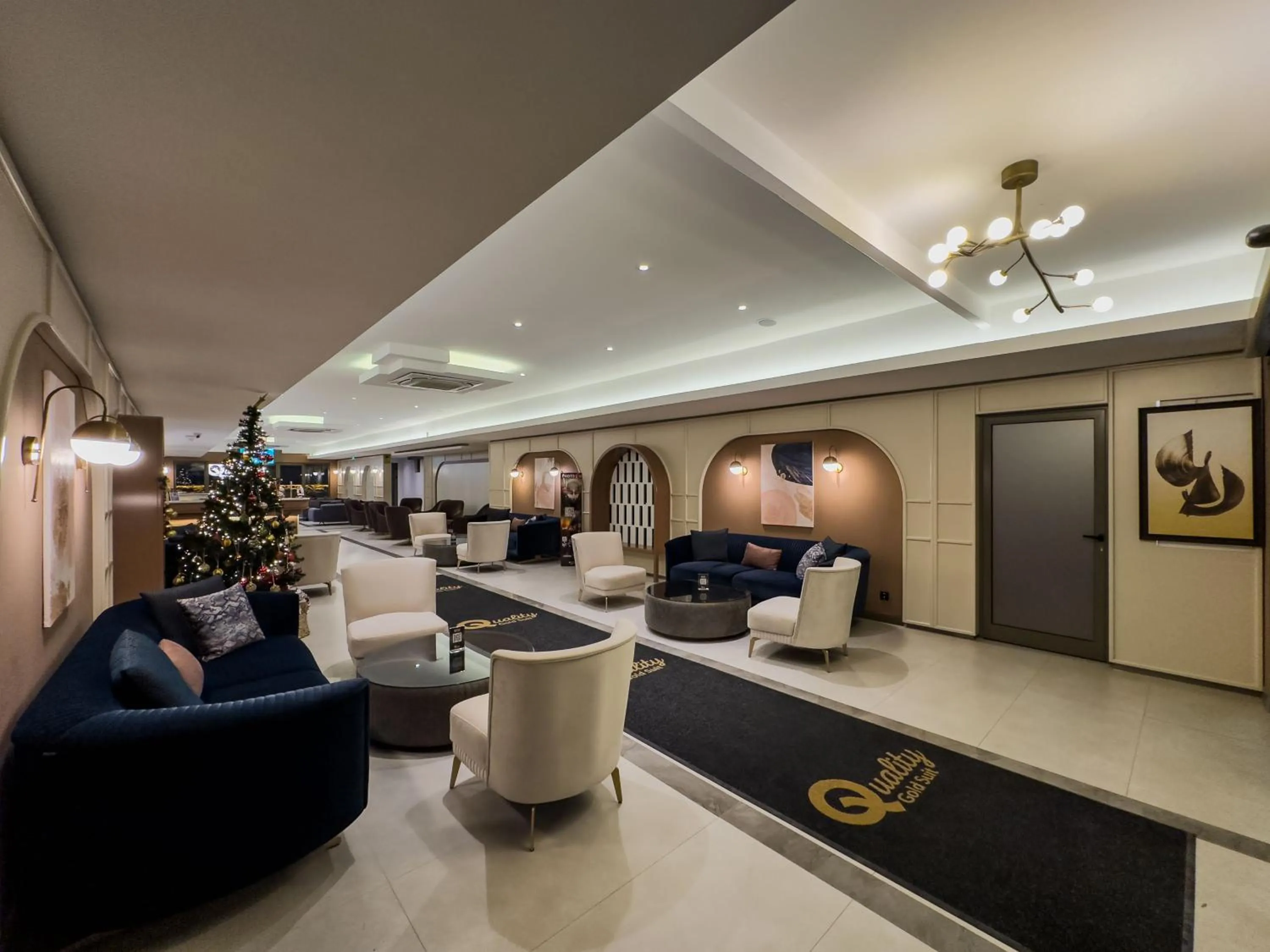 Lobby or reception in Quality Gold Suite Hotel