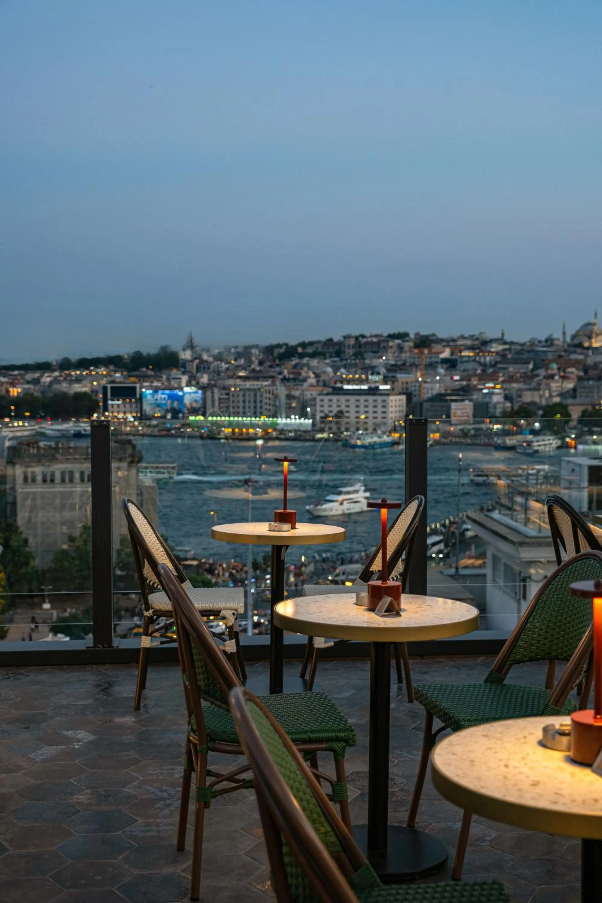 Restaurant/places to eat in Khai Karaköy