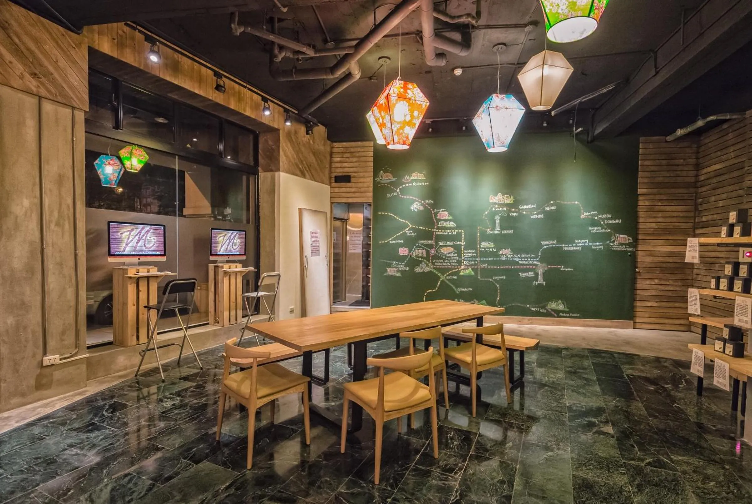 Communal lounge/ TV room in MEANDER Taipei