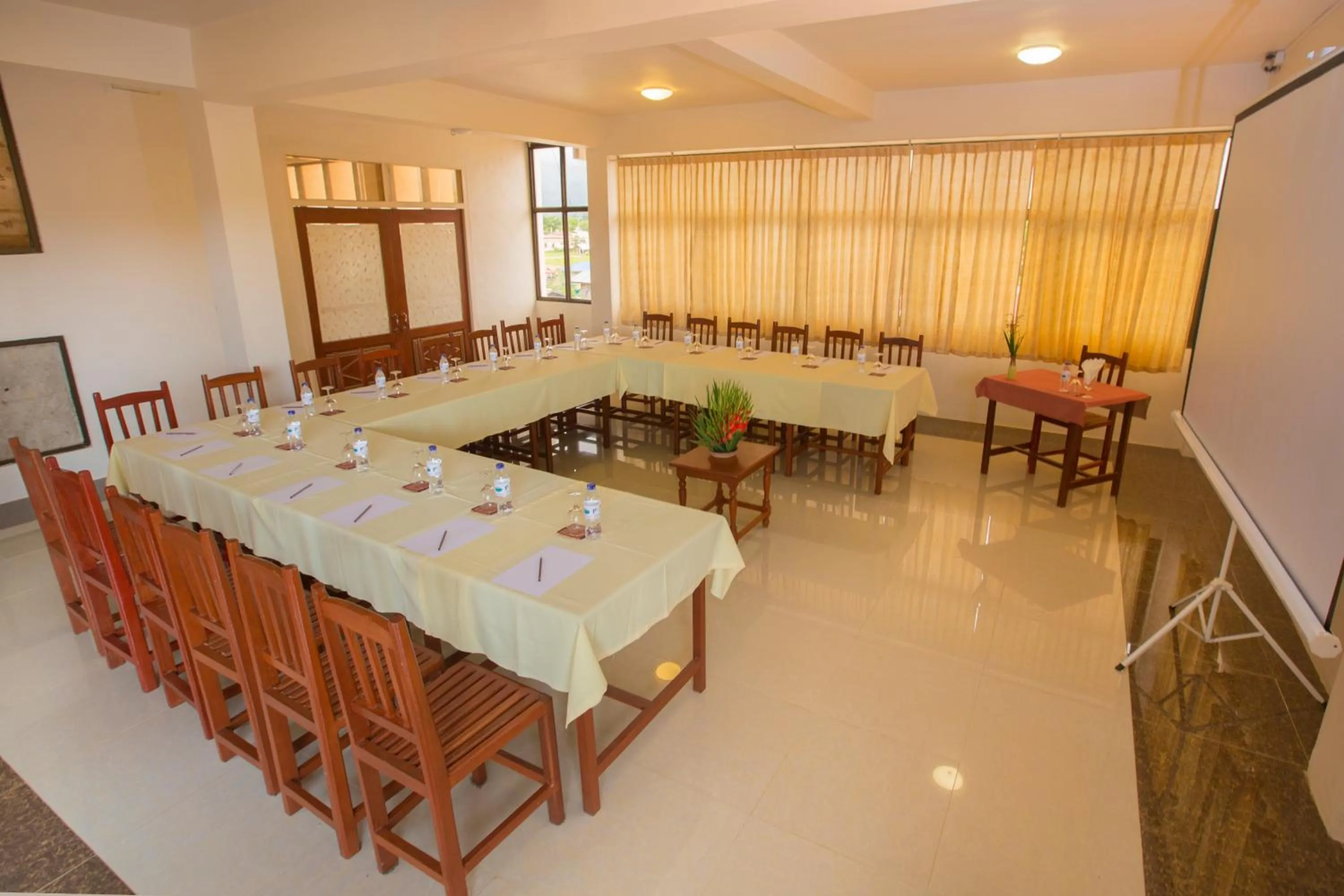 Meeting/conference room in Inle Apex Hotel