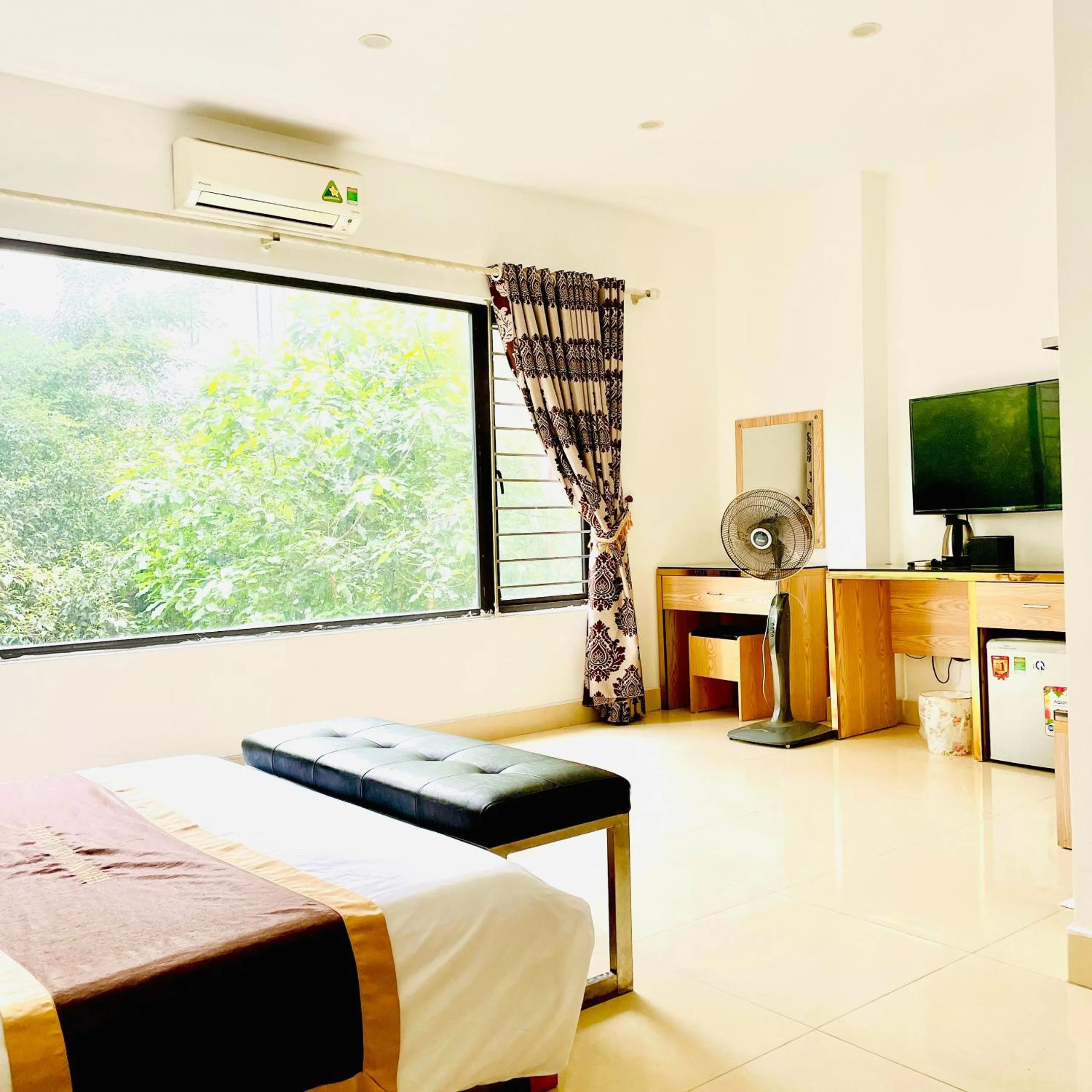 Photo of the whole room in Hoàng Gia Hotel