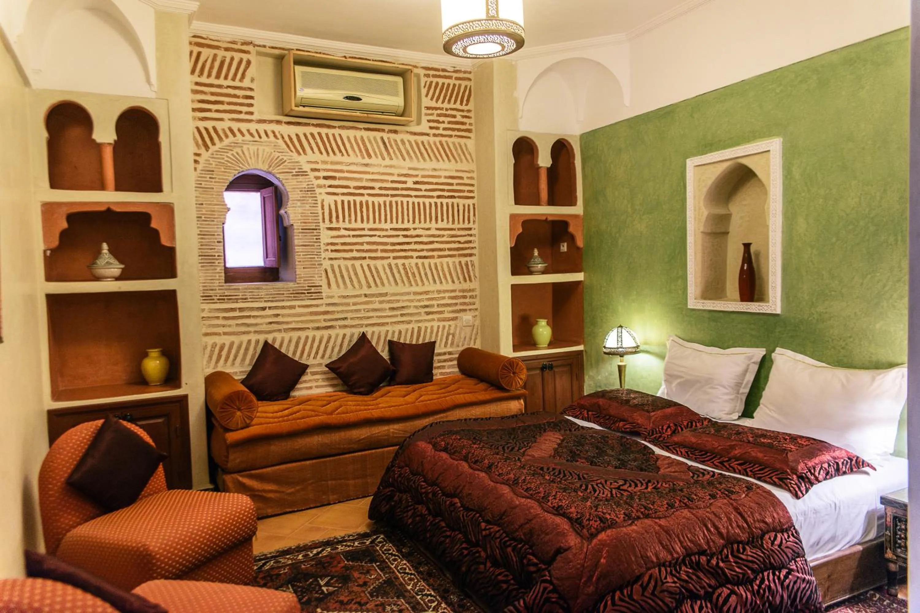 Photo of the whole room, Bed in Riad Manissa