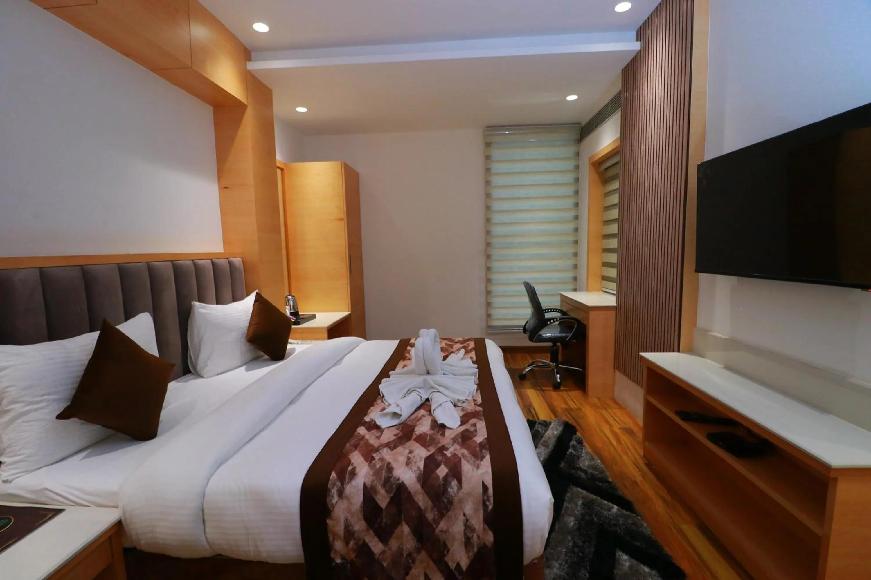 Bedroom, Bed in Country Green Hotel & Banquet