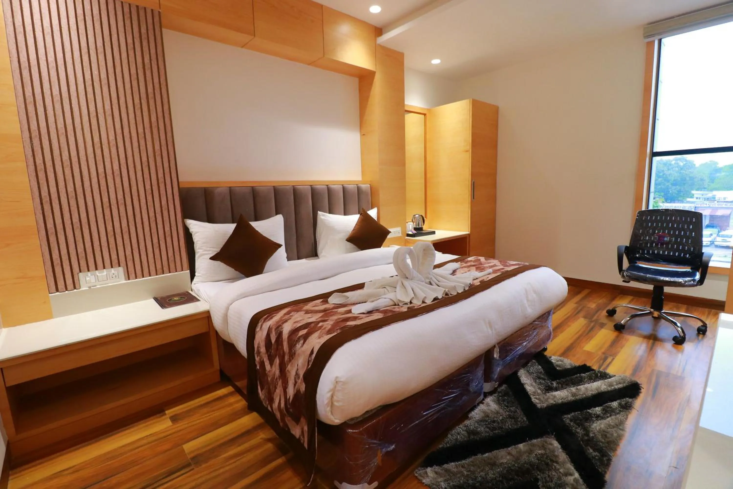 TV and multimedia, Bed in Country Green Hotel & Banquet