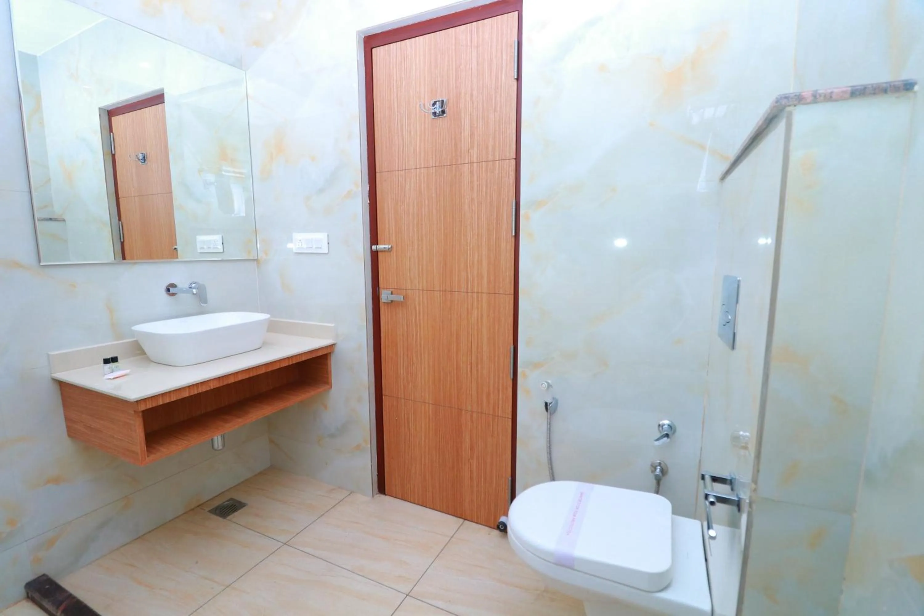 Bathroom in Country Green Hotel & Banquet