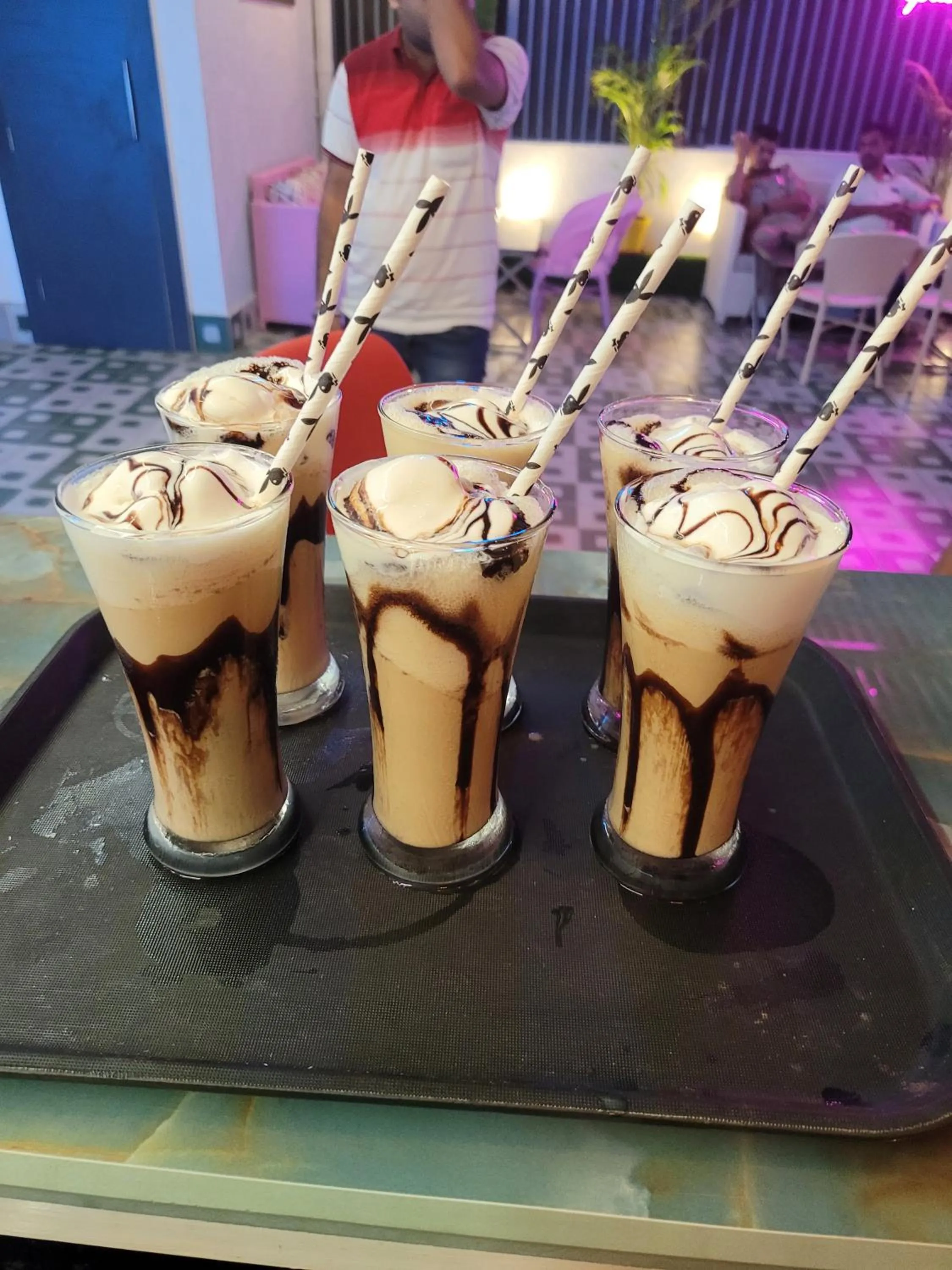 Restaurant/places to eat in Country Green Hotel & Banquet