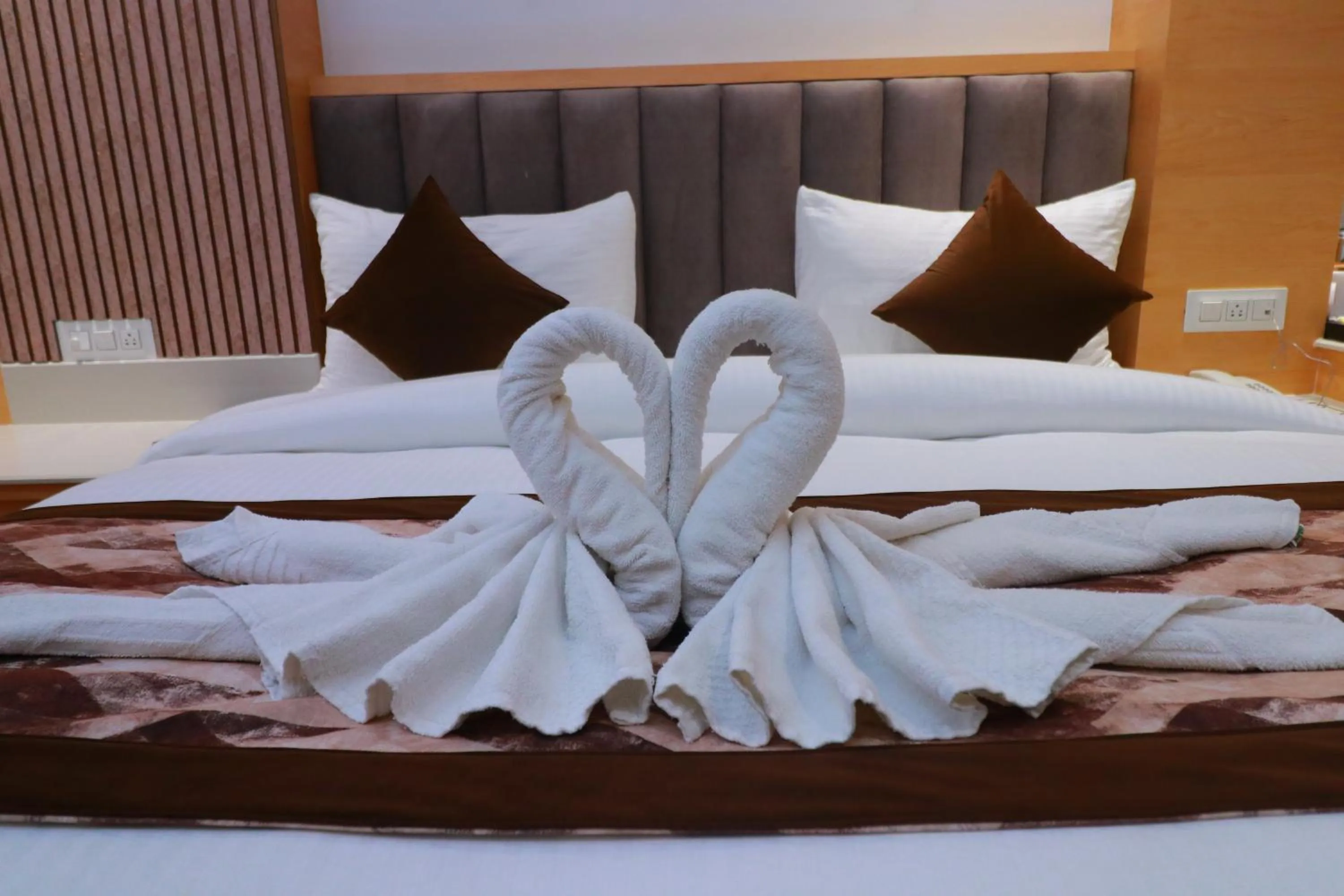 Bedroom, Bed in Country Green Hotel & Banquet