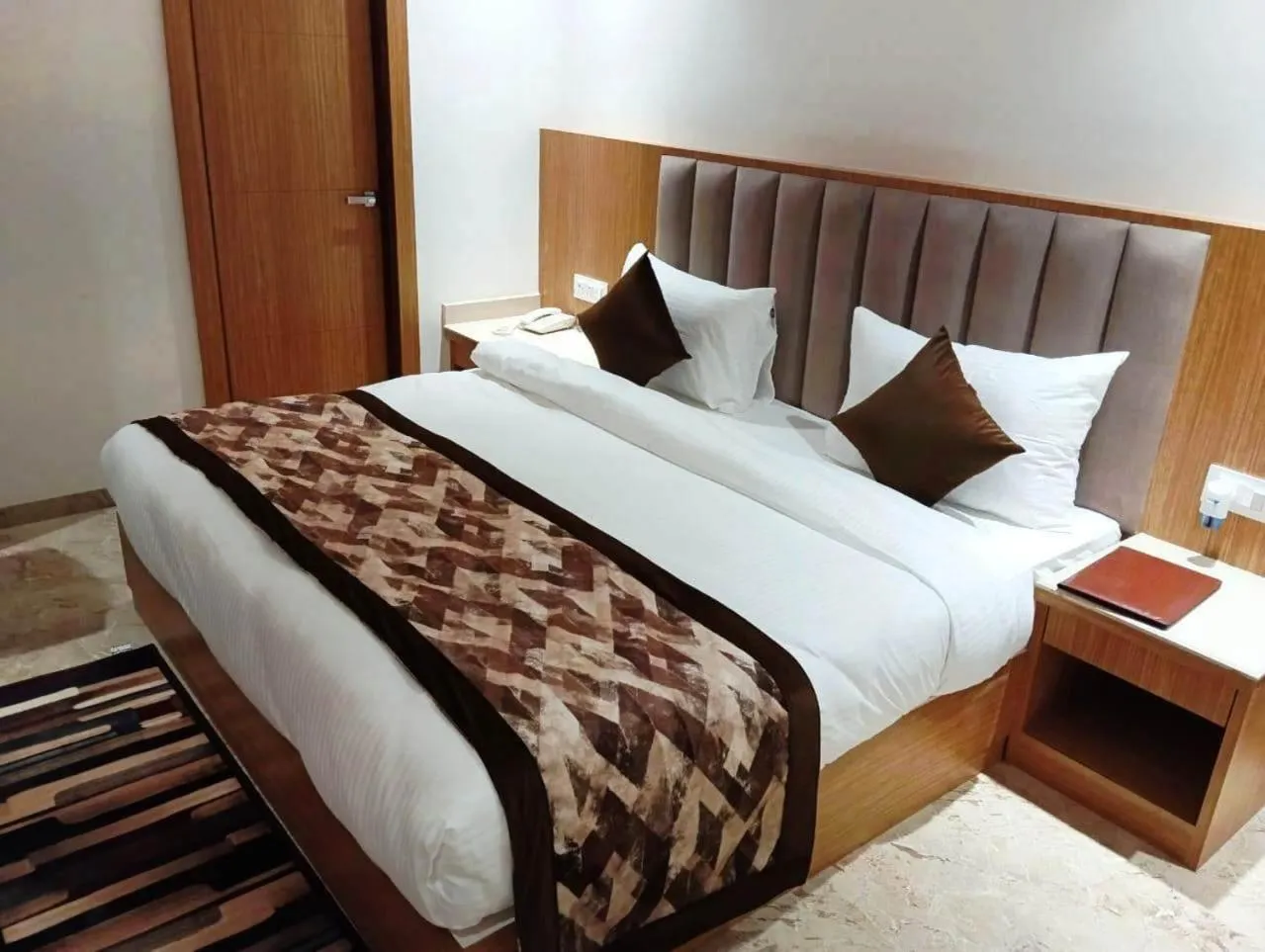 Bedroom, Bed in Country Green Hotel & Banquet