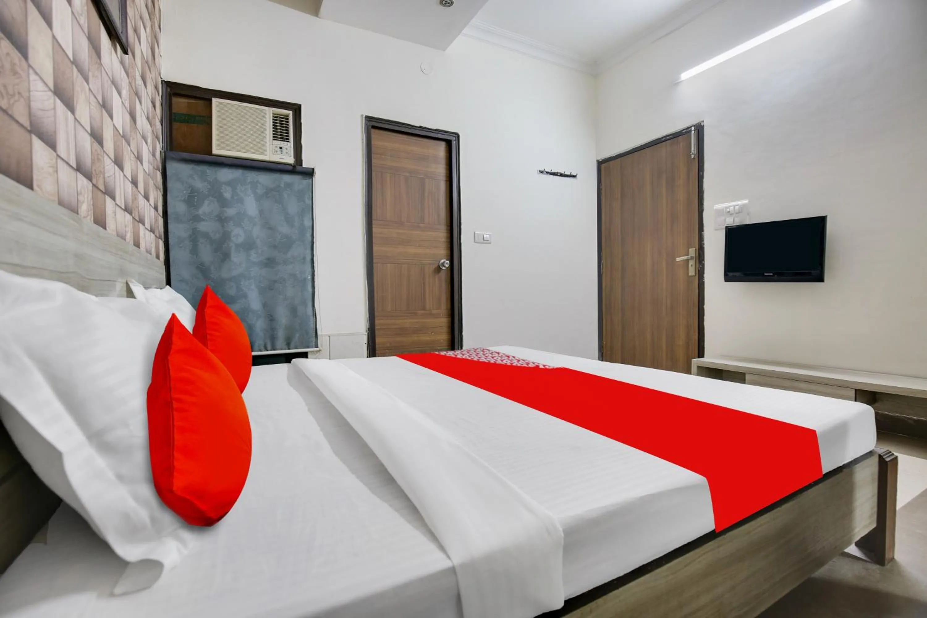 Bedroom, Bed in Hotel O Inder Inn