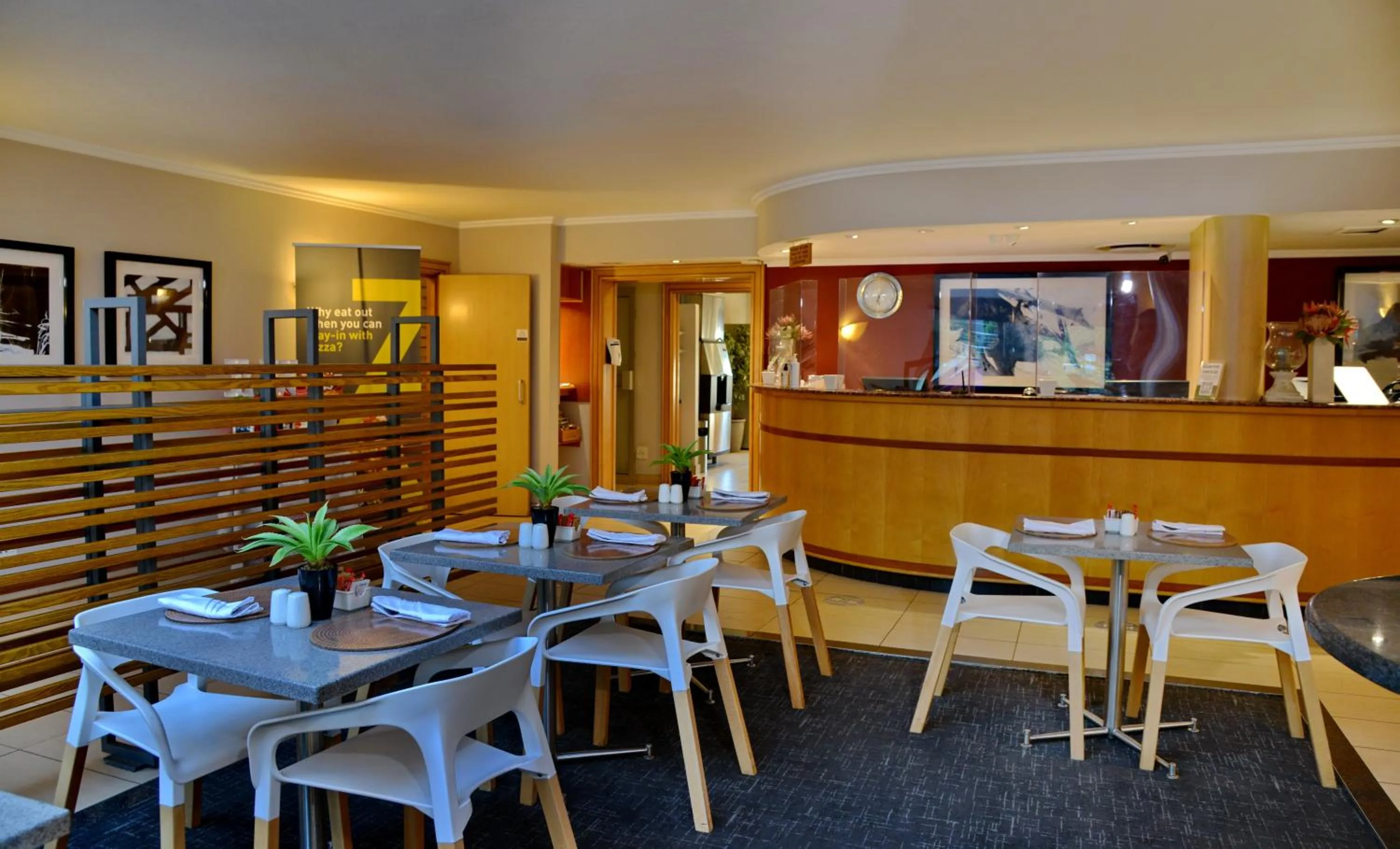 Restaurant/places to eat in Road Lodge JNB Airport