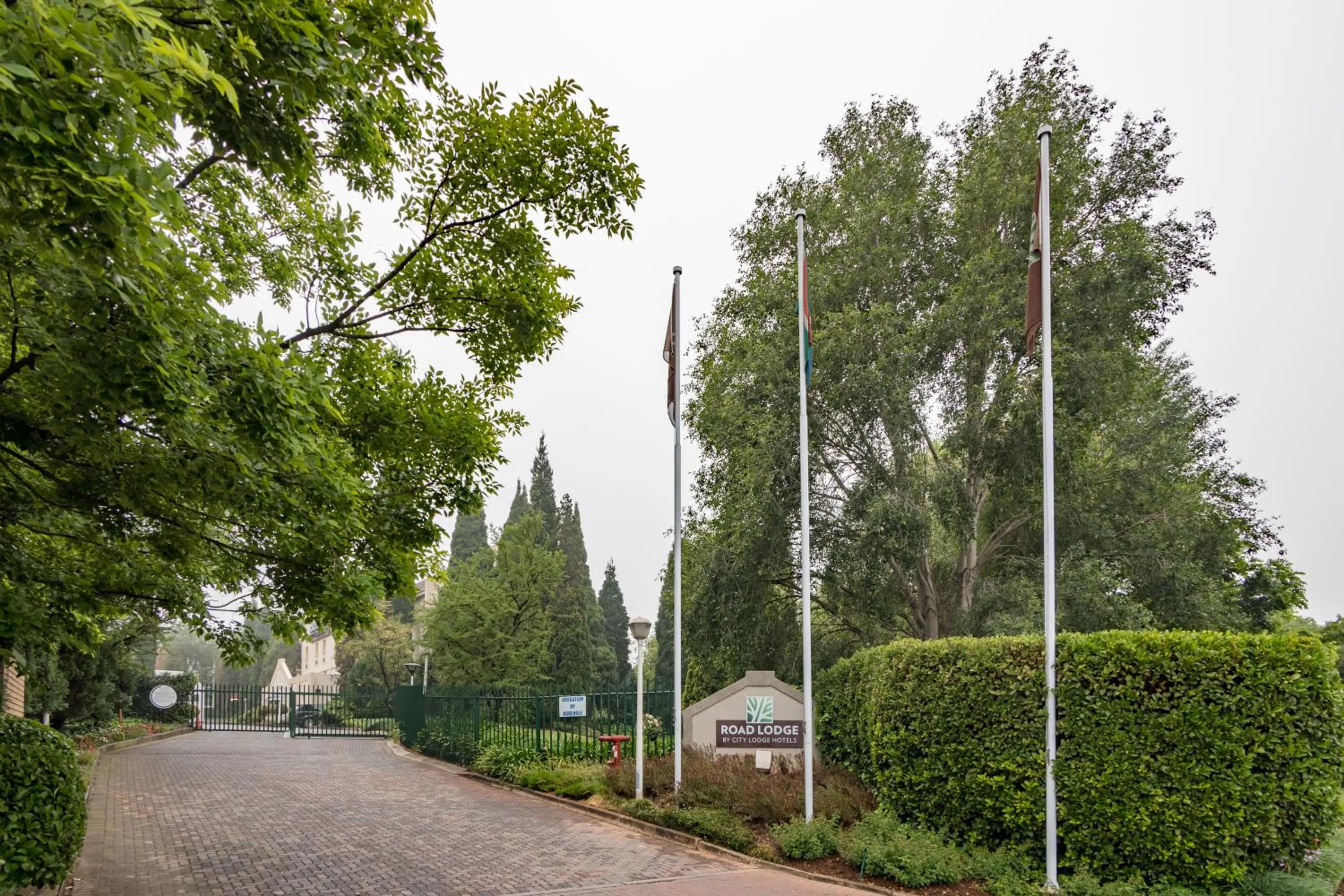 Spring in Road Lodge JNB Airport