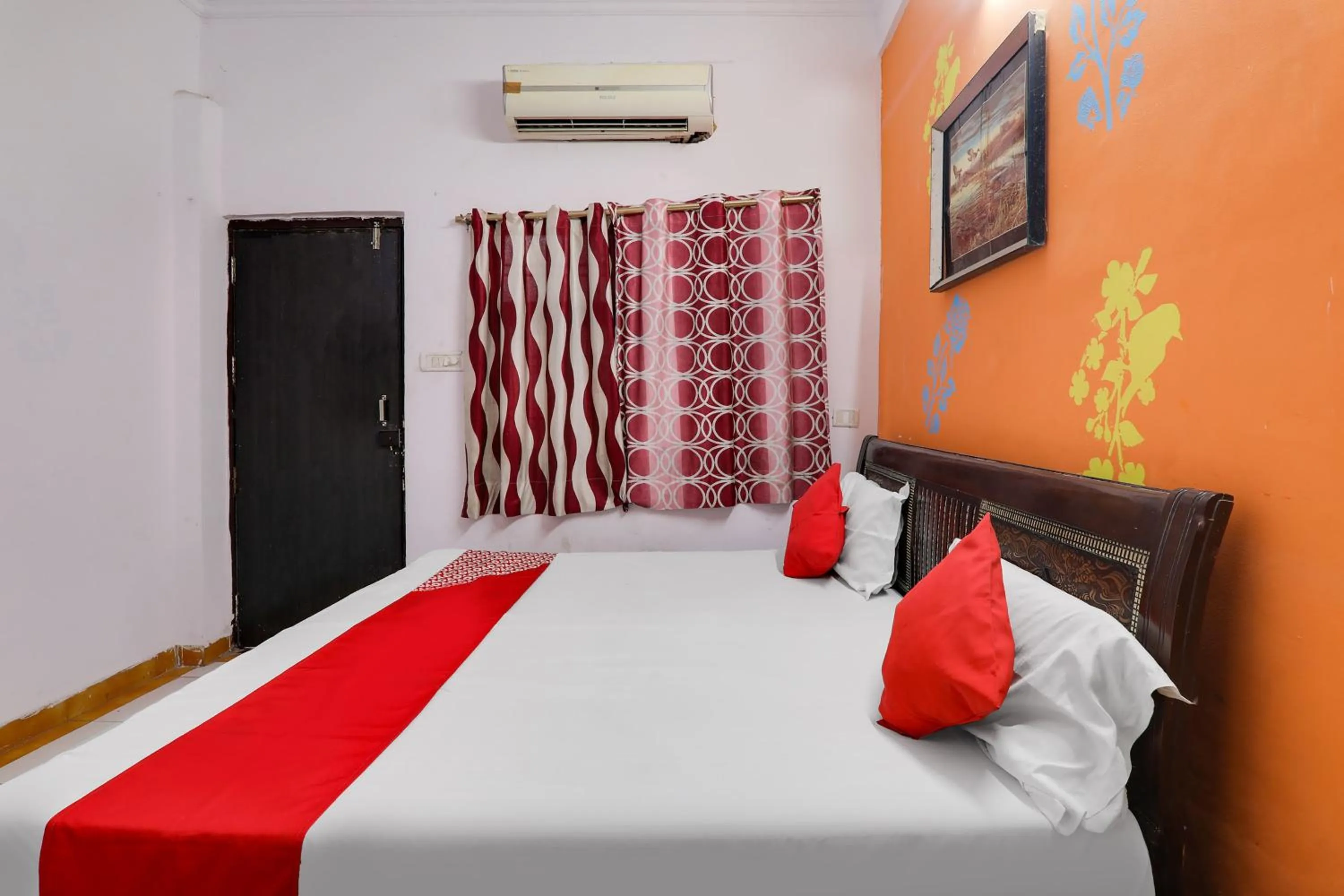 Bedroom, Bed in Hotel O by OYO Alpine Home