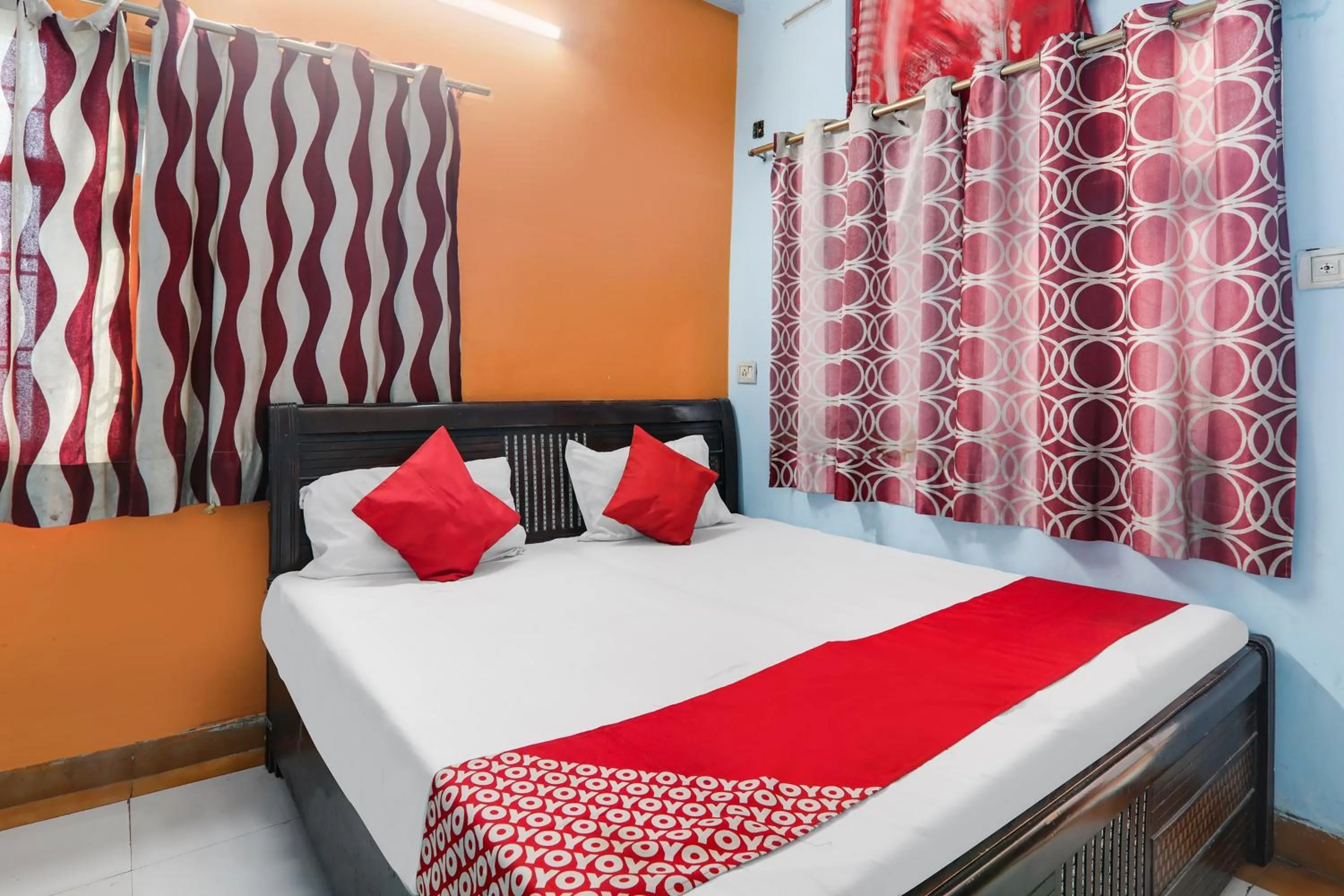 Bedroom, Bed in Hotel O by OYO Alpine Home