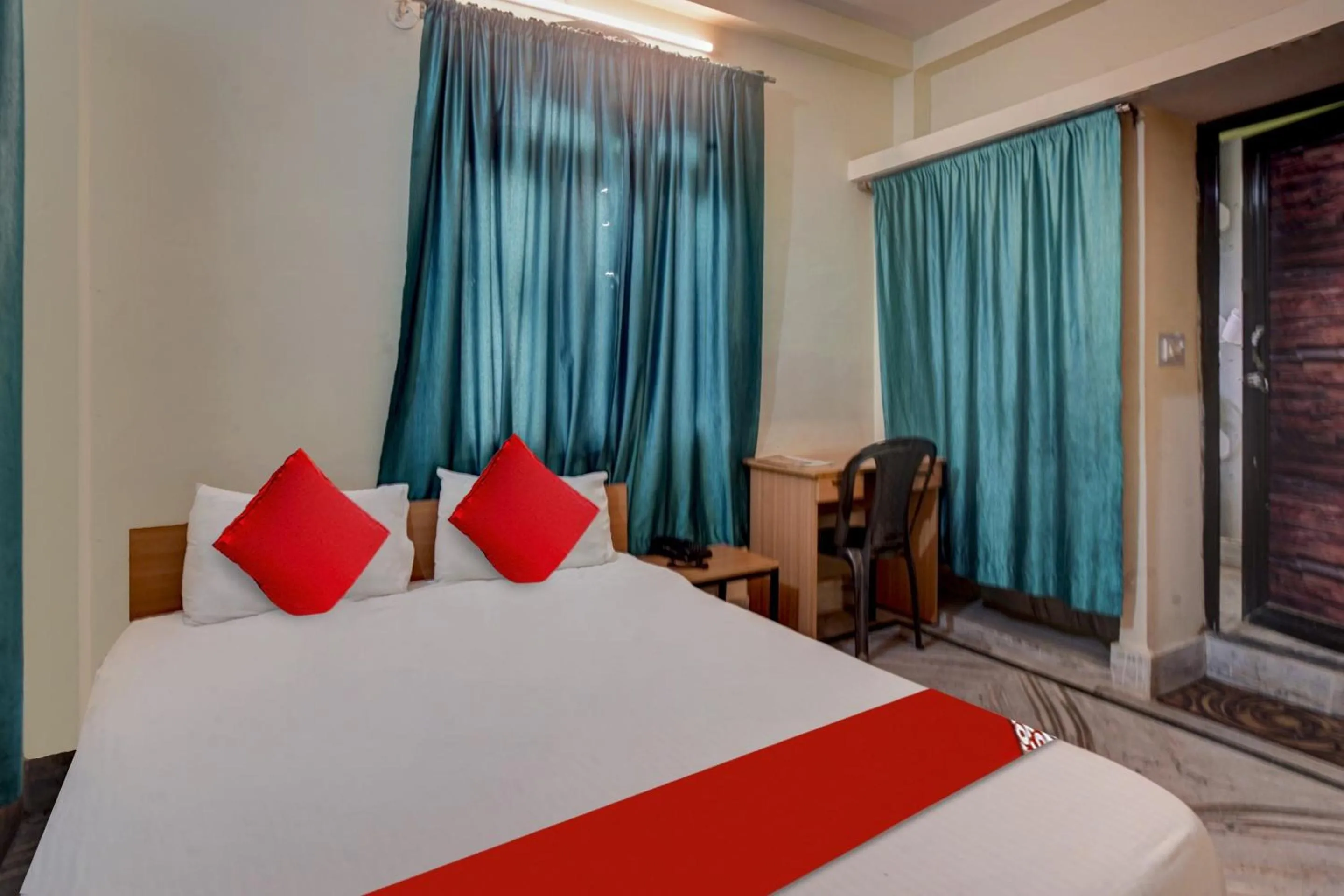 Bedroom, Bed in Hotel O Vibrant Inn