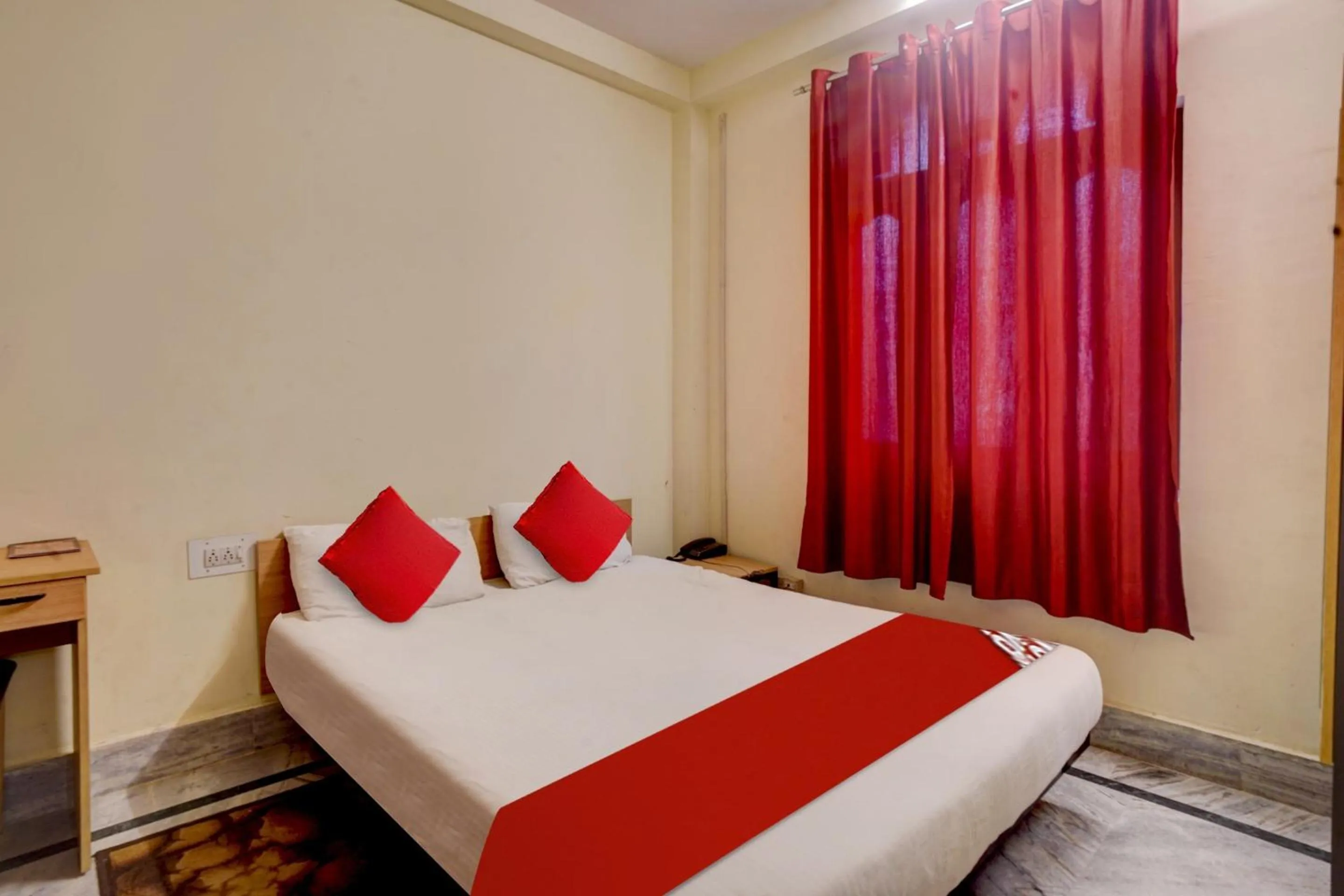 Bedroom, Bed in Hotel O Vibrant Inn