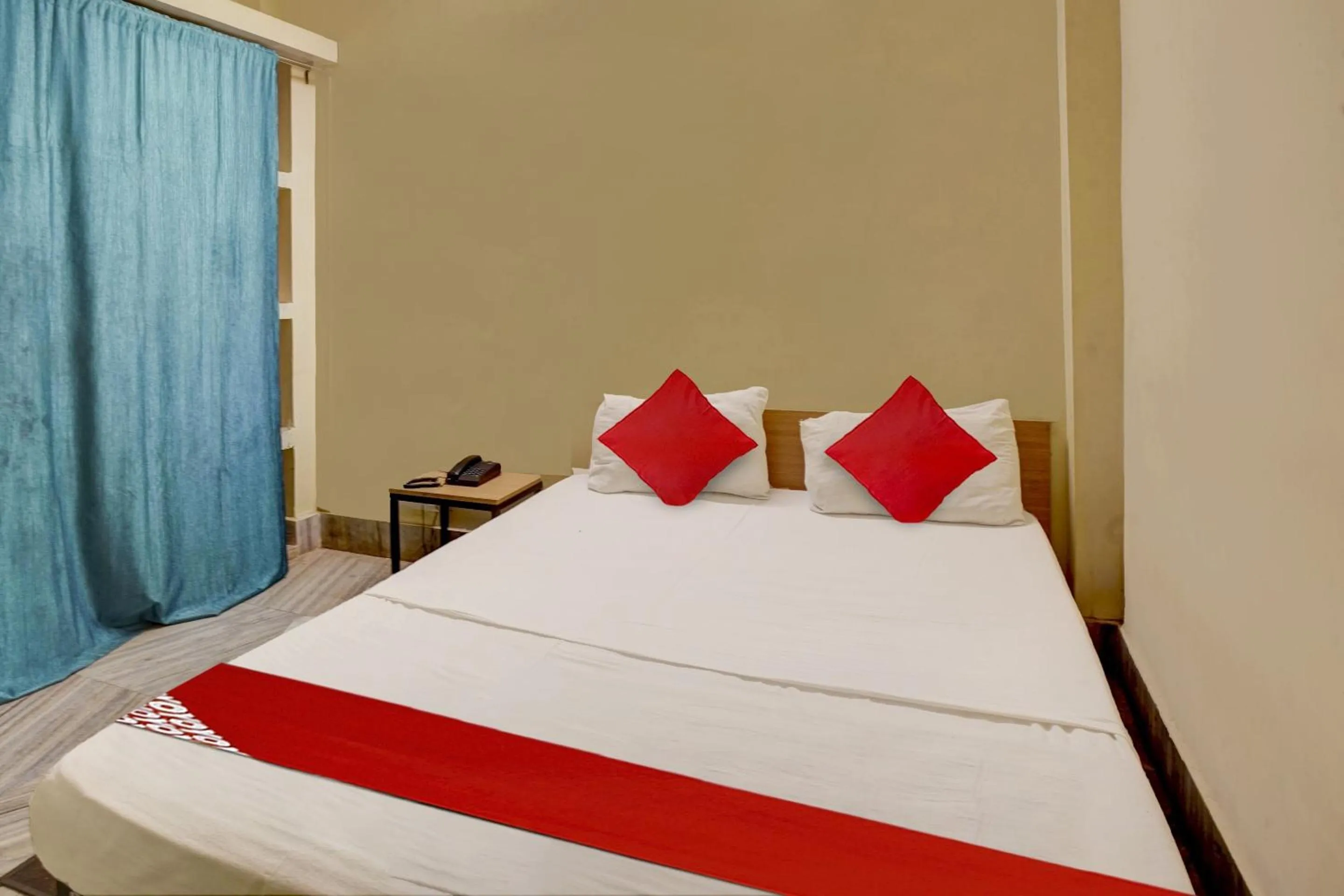 Bedroom, Bed in Hotel O Vibrant Inn