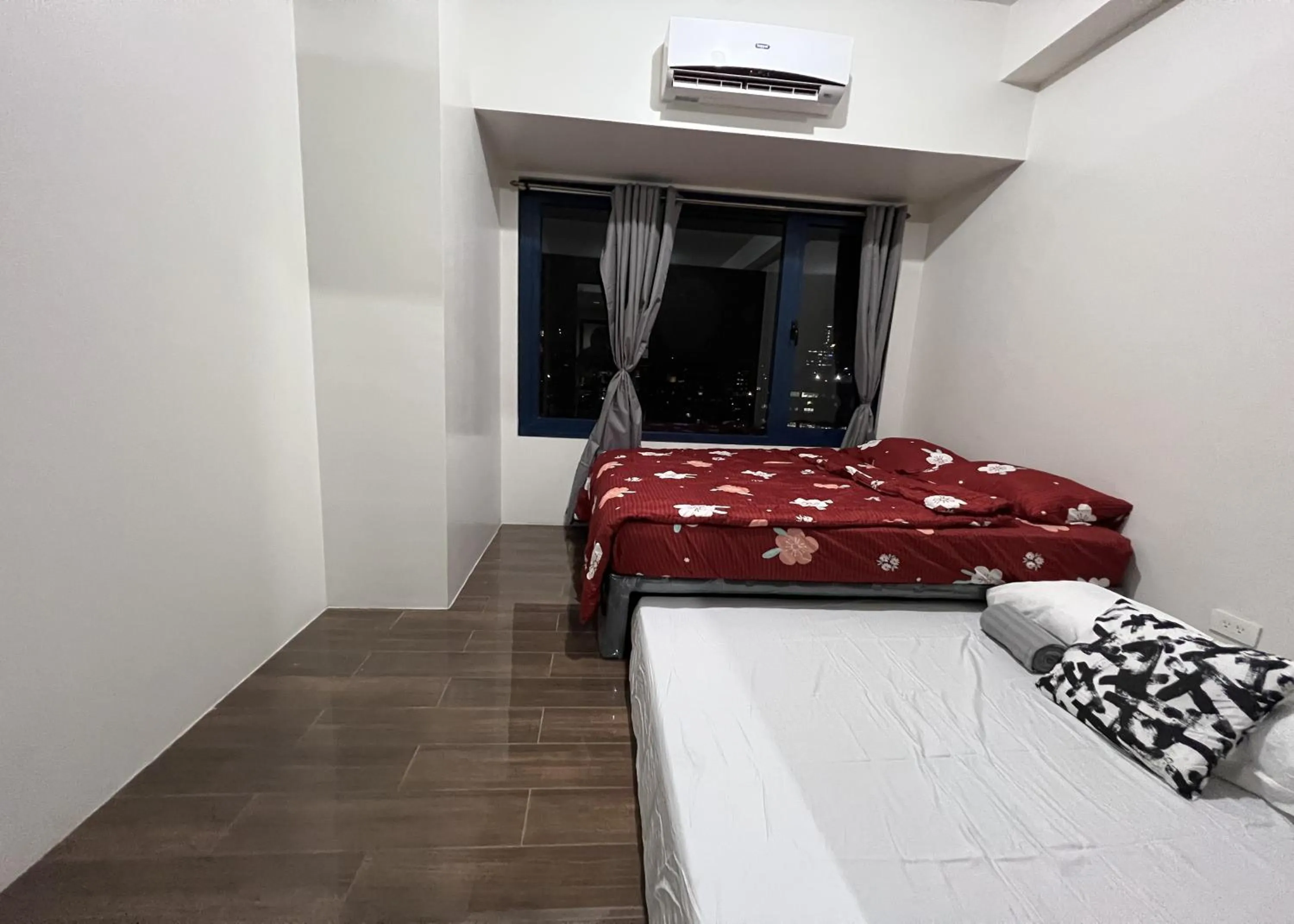 Bed in Luxury Air Residences By Makati