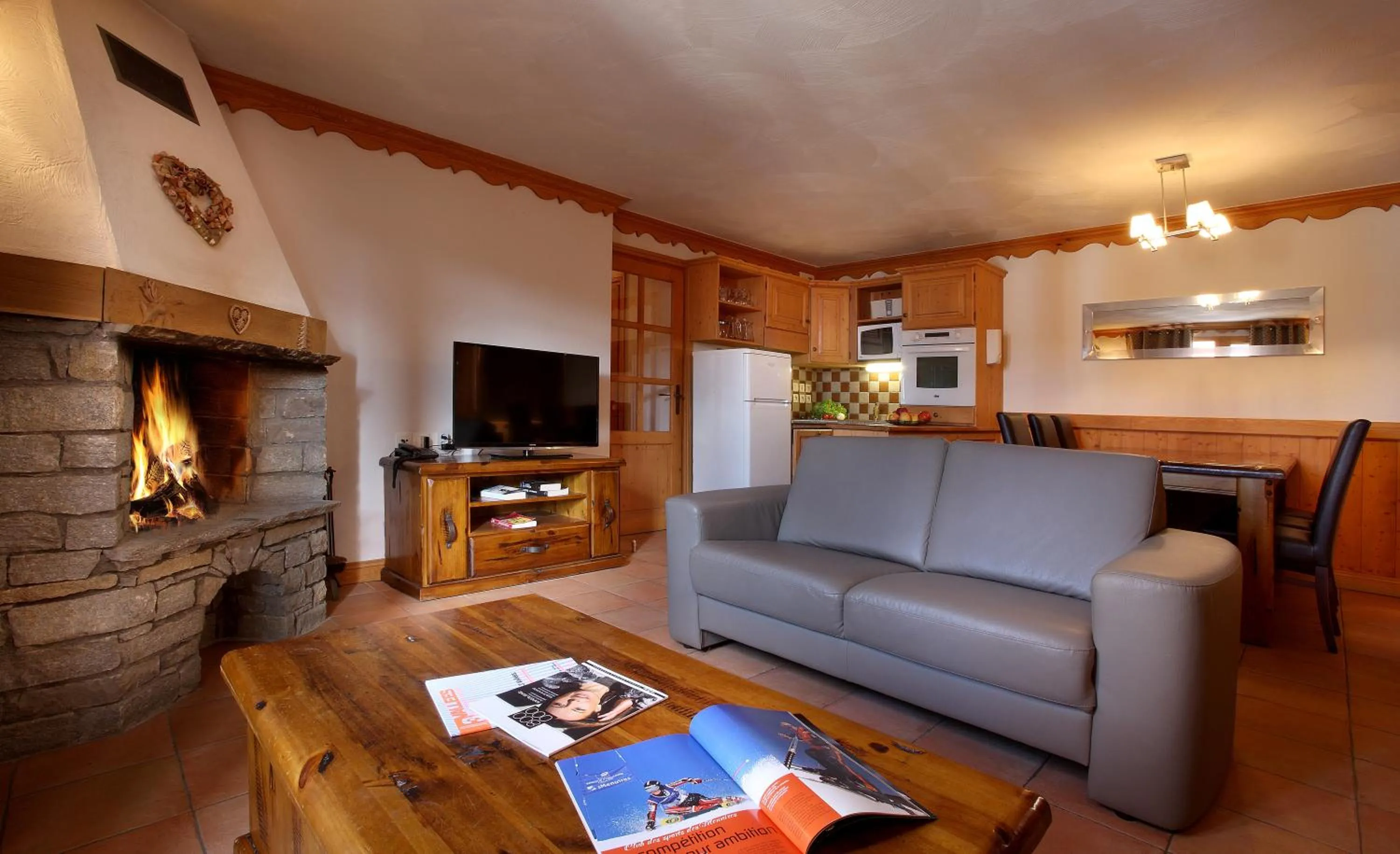 Kitchen or kitchenette in Chalet des Neiges Plein Sud