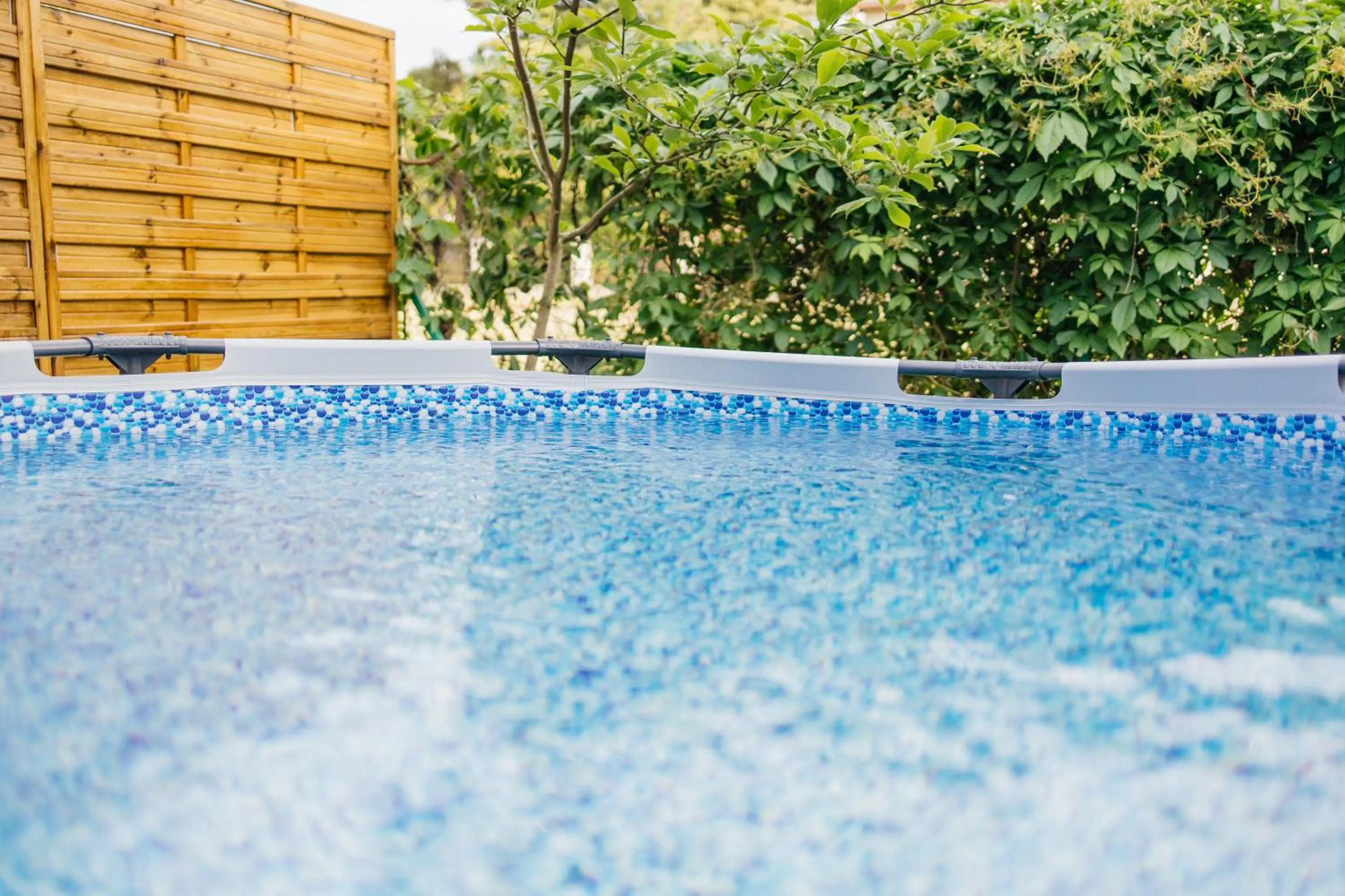 Swimming pool in Girls Willa