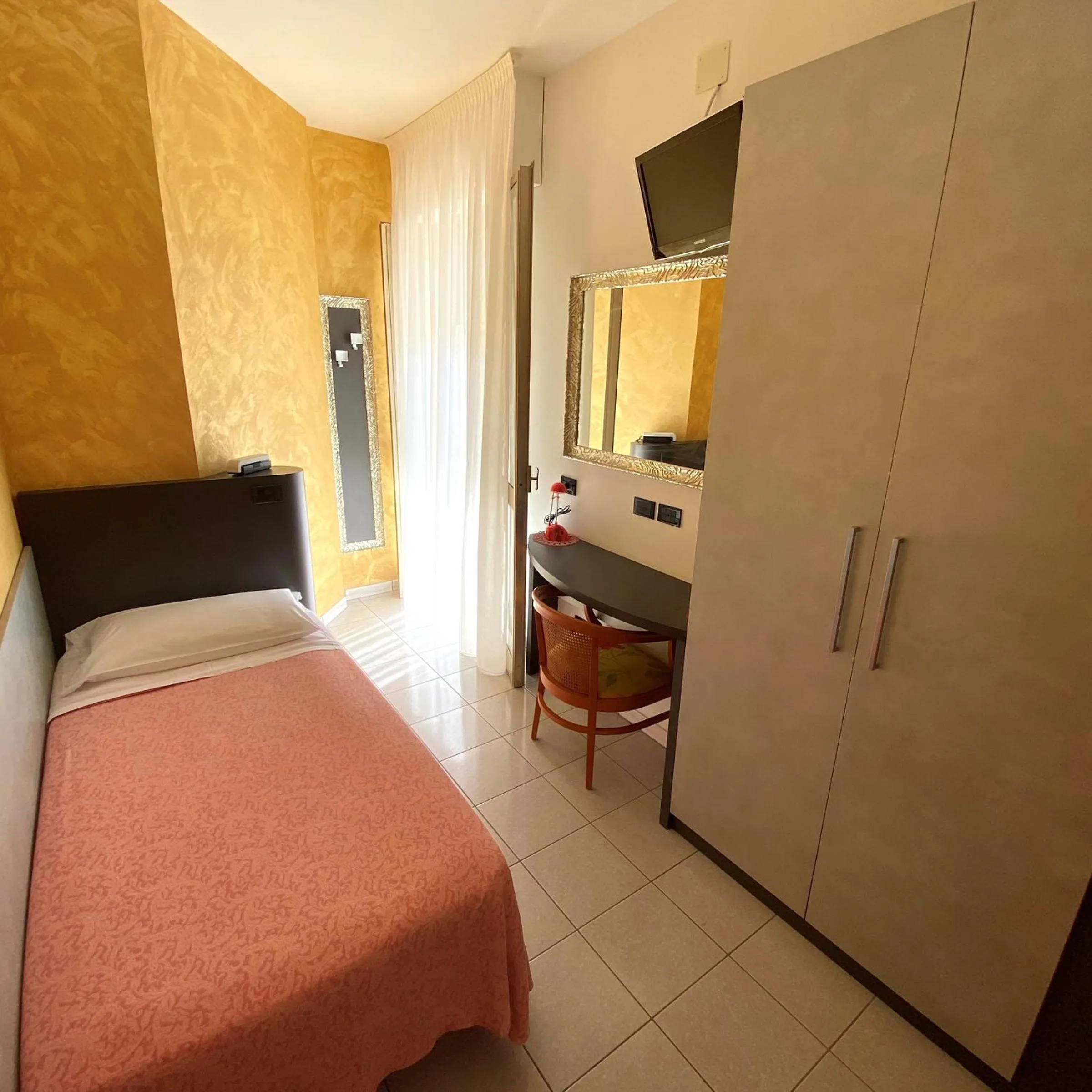 Bedroom, Bed in Hotel Castellucci