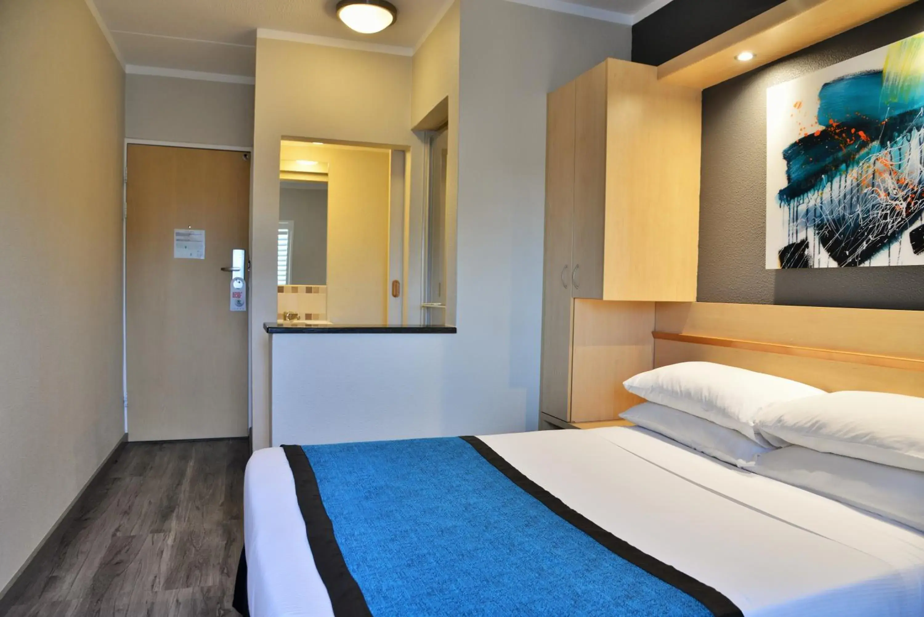 Standard Double Room in Road Lodge Randburg Standard Double Room in Road Lodge Randburg