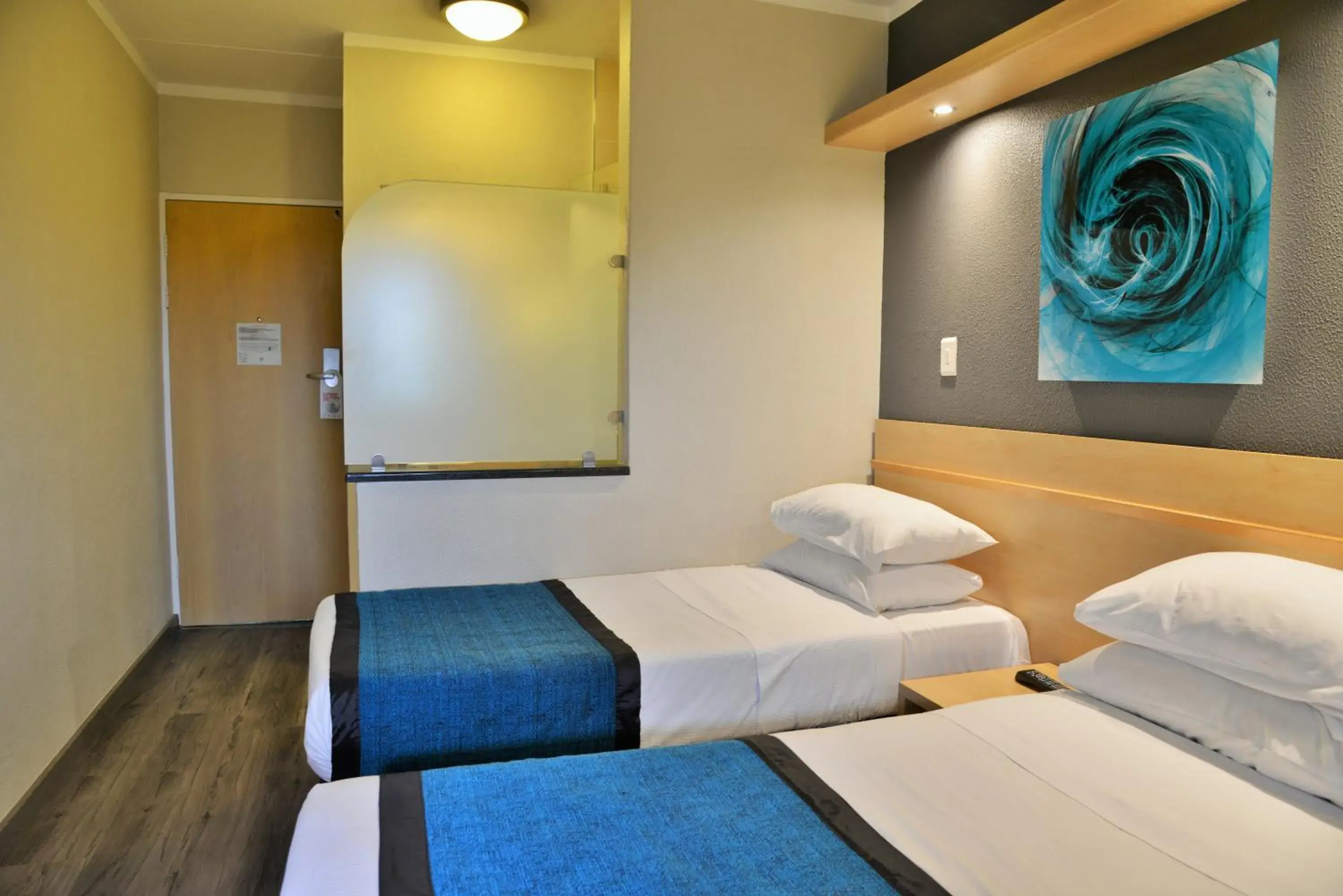 Standard Twin Room in Road Lodge Randburg Standard Twin Room in Road Lodge Randburg