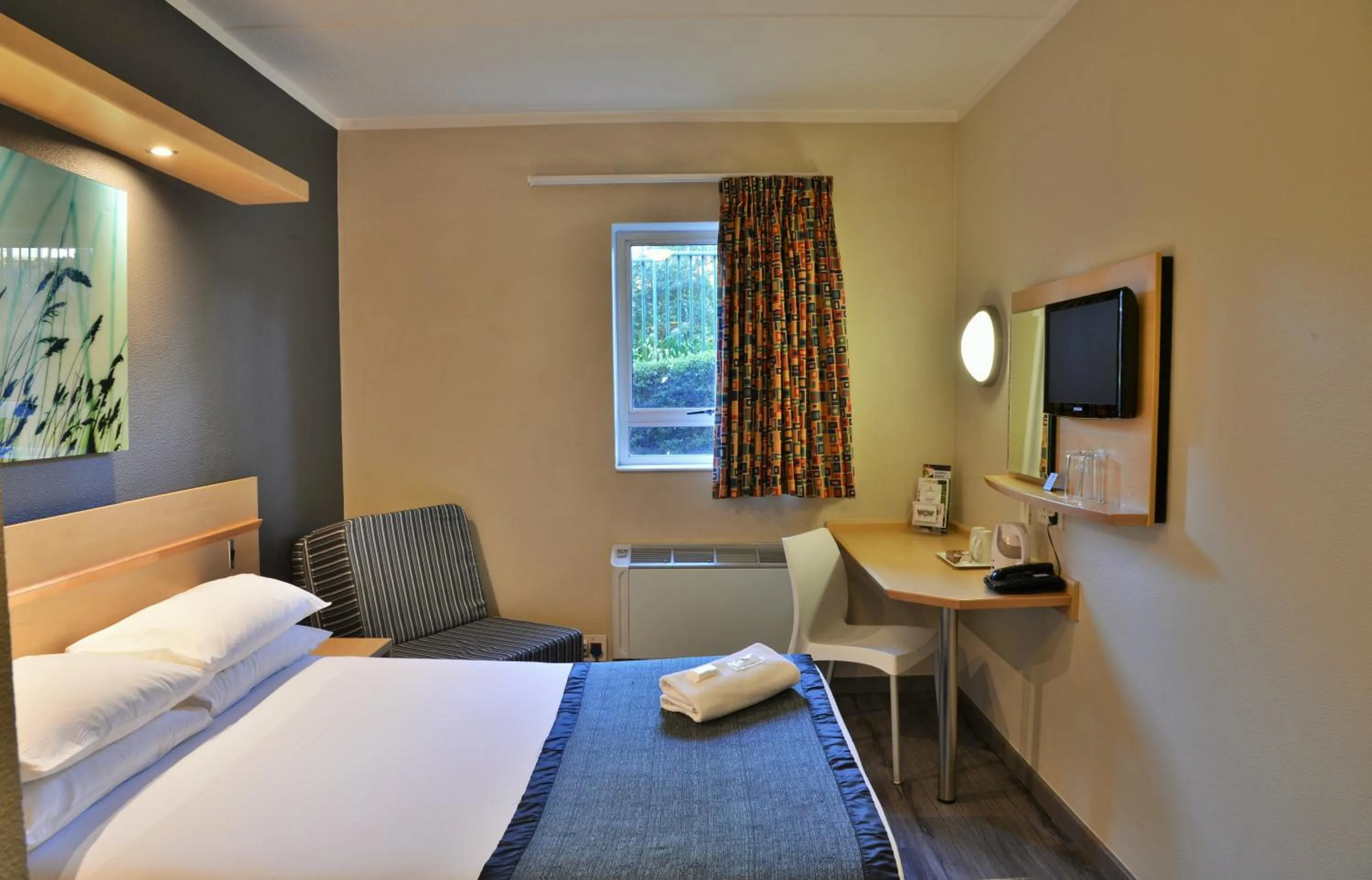 Bed in Road Lodge Rivonia