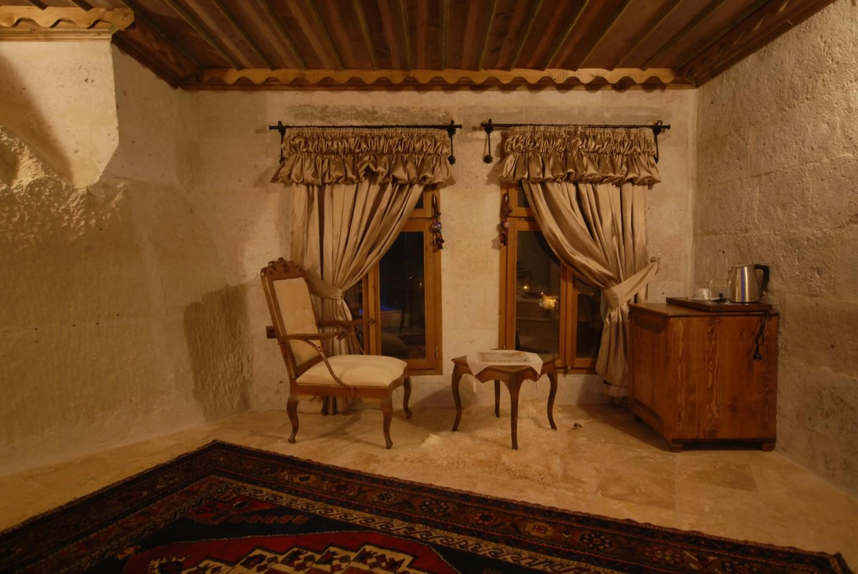 Coffee/tea facilities in Phocas Cave Suites