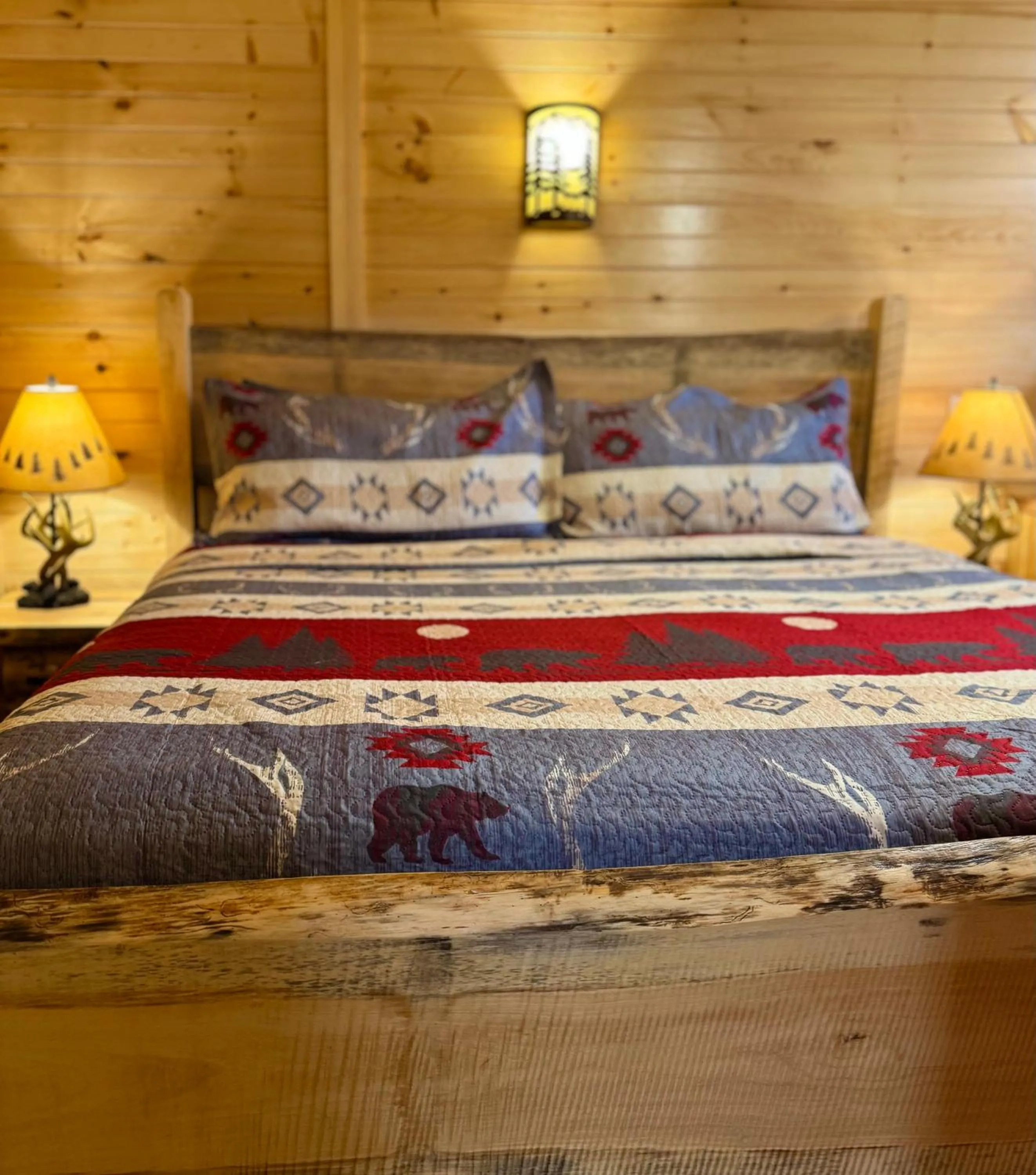 Bed in Lake Haven Motel