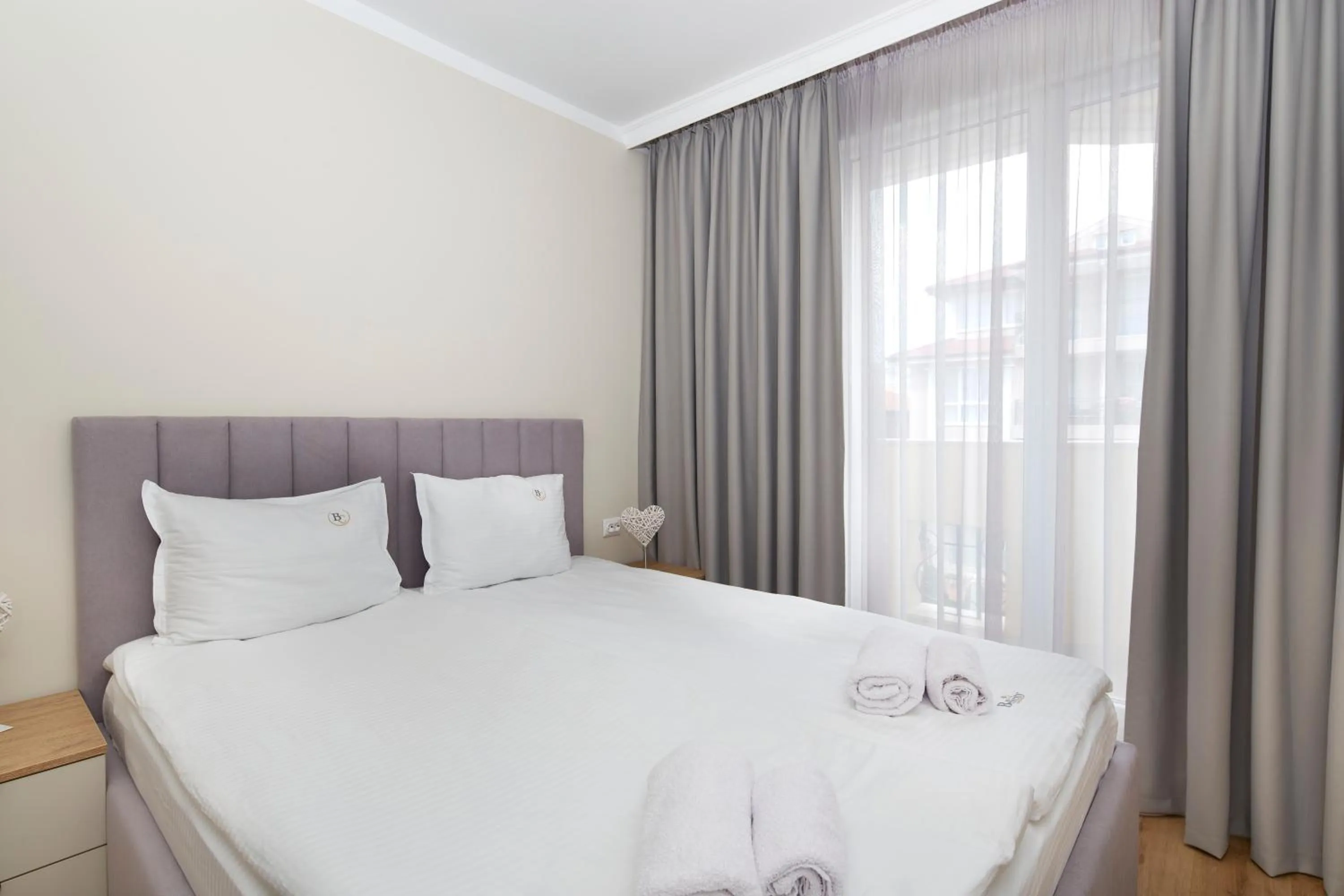 Bed in Bellicity Apart Complex