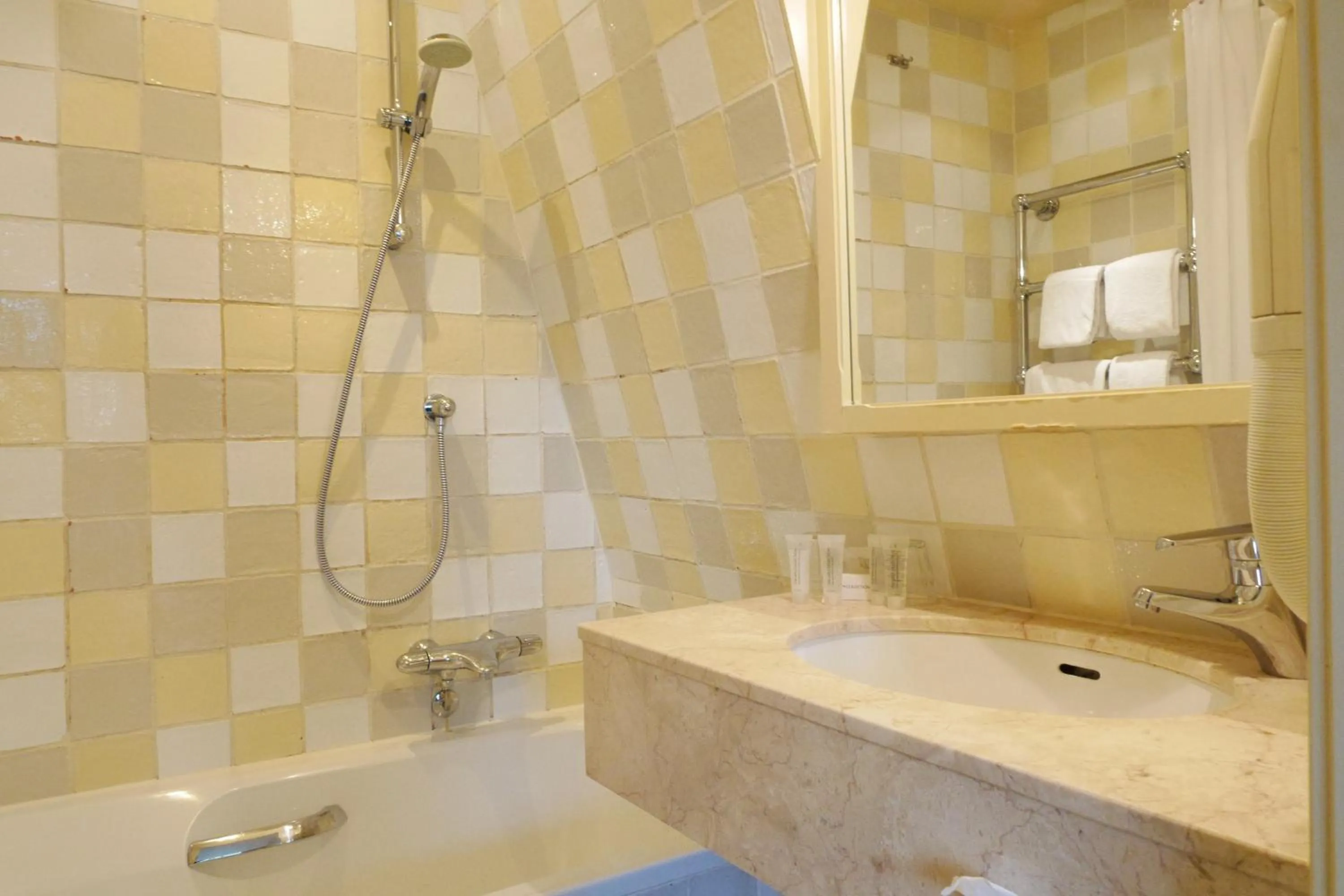 Bathroom in Alp de Veenen Hotel