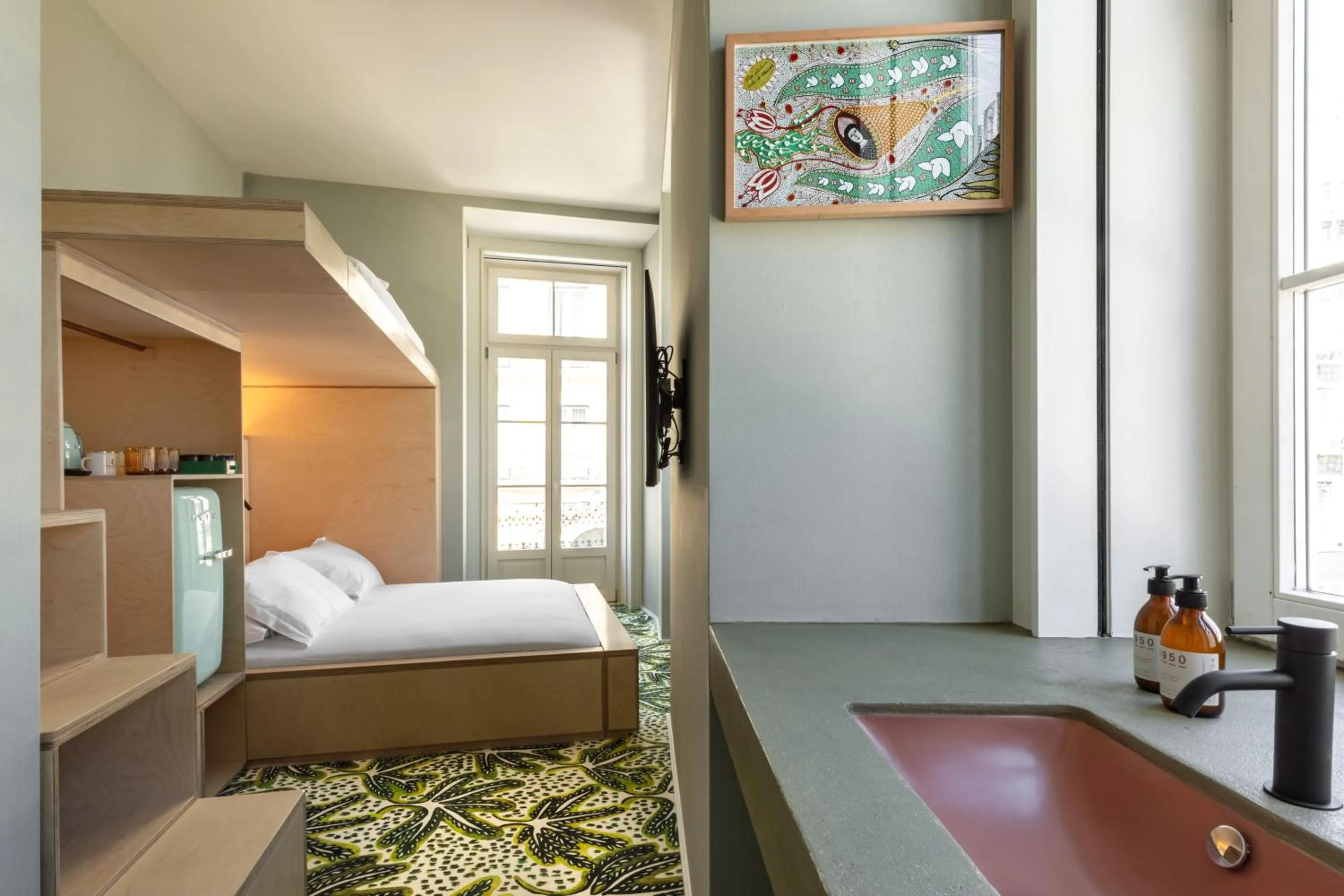 Bedroom, Bed in Independente Bica