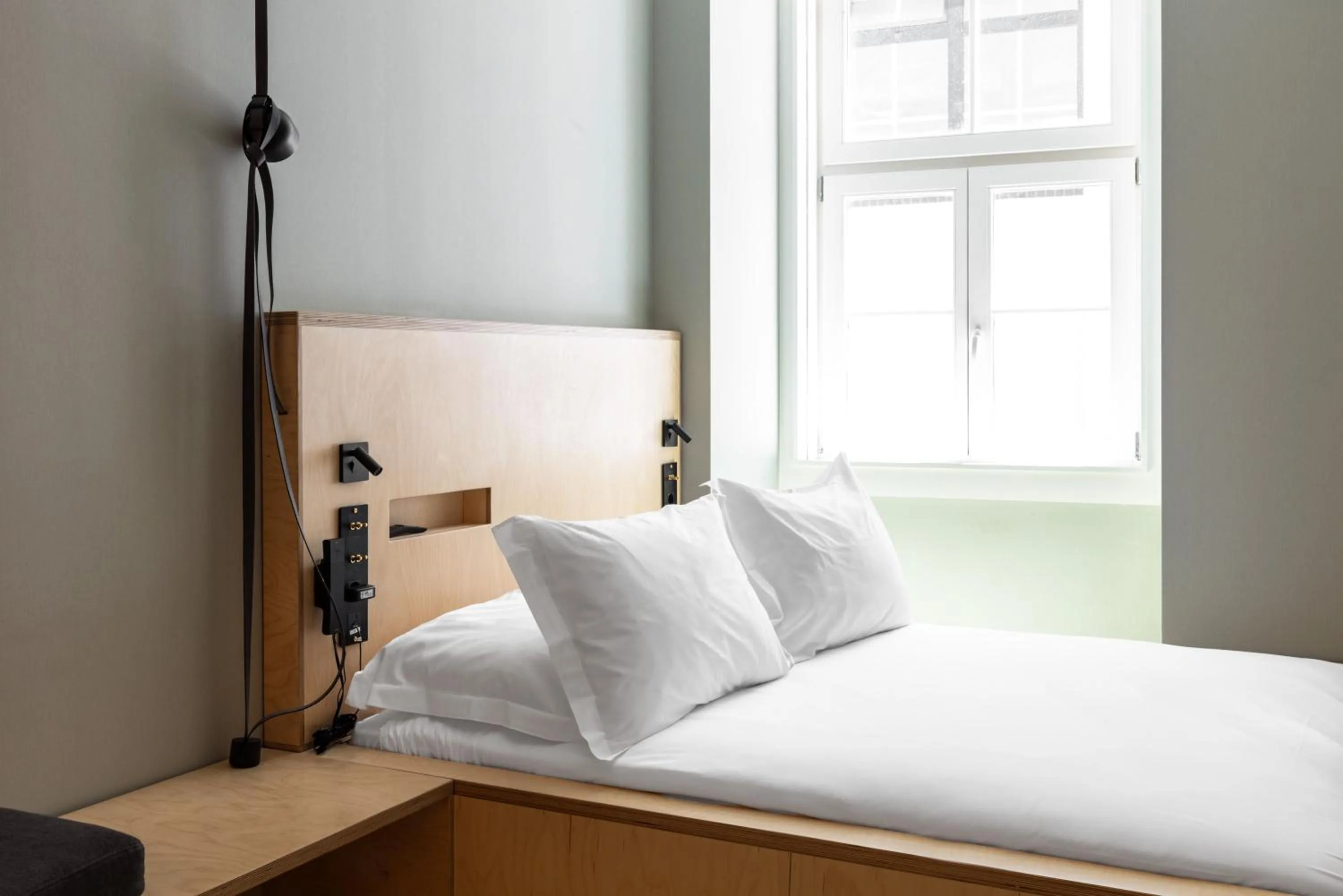 Bedroom, Bed in Independente Bica