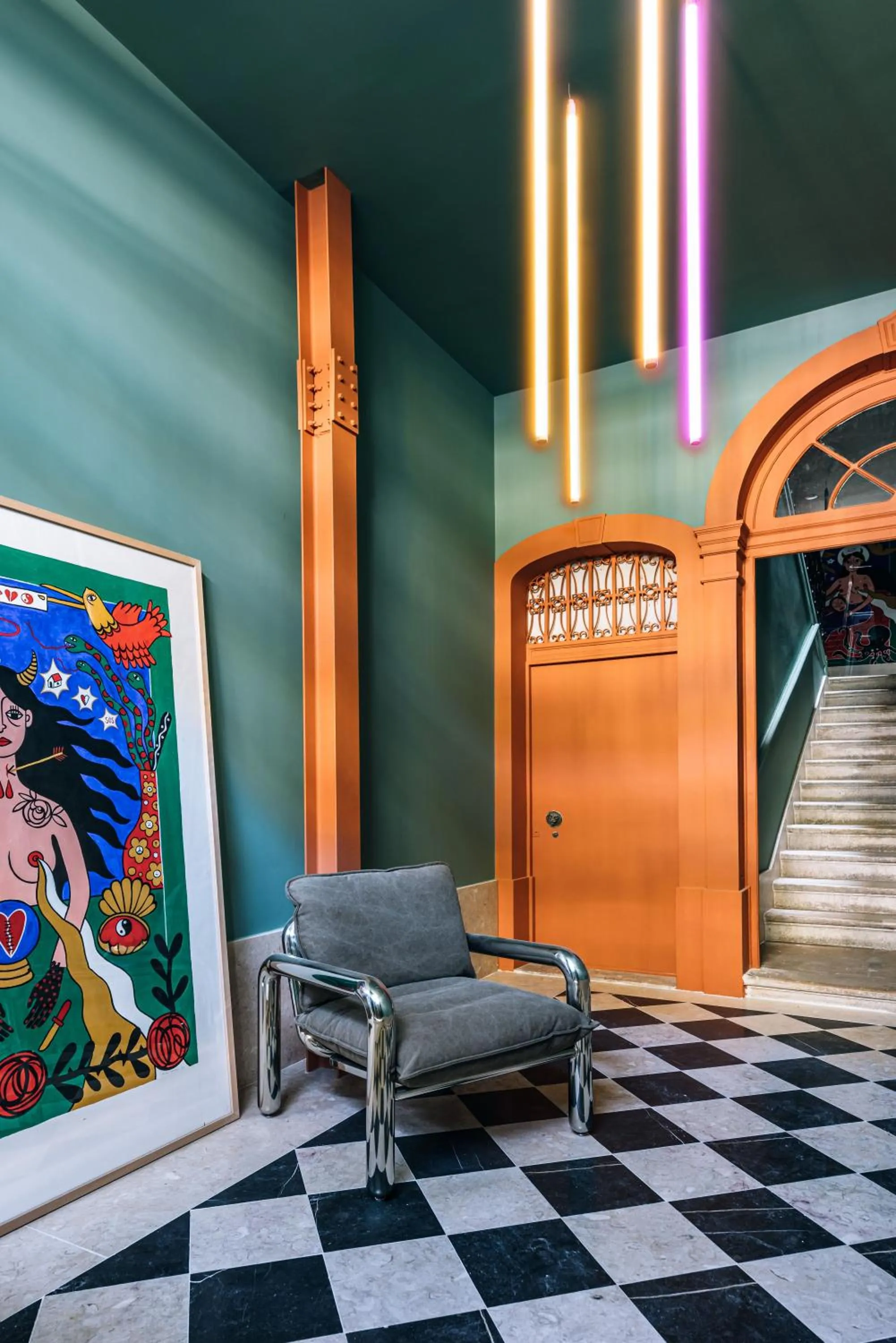 Property building in Independente Bica