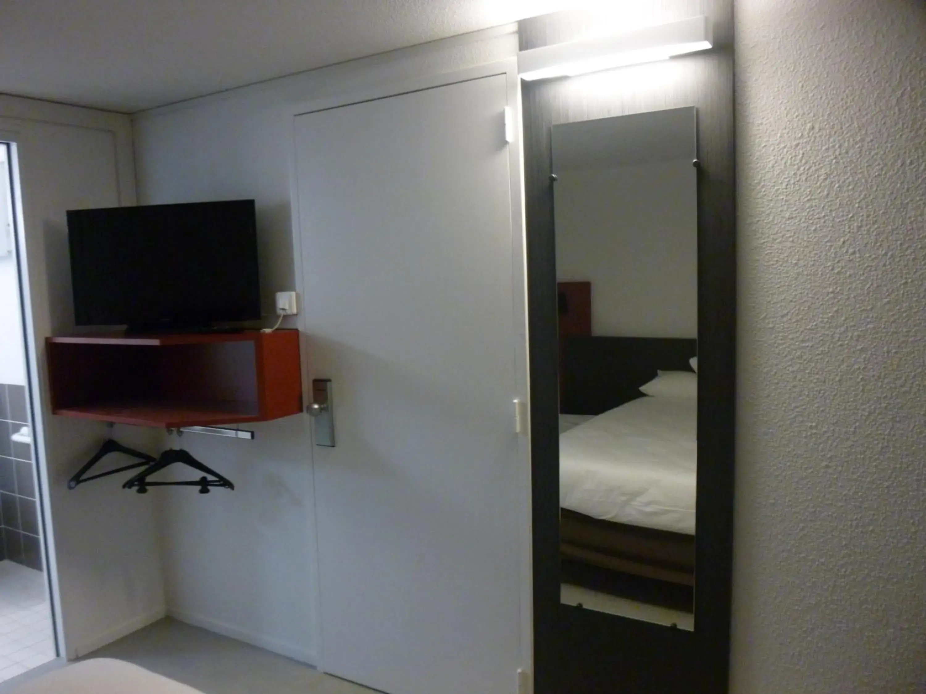 Double Room - Disability Access in Brit Hotel Mayenne Double Room - Disability Access in Brit Hotel Mayenne