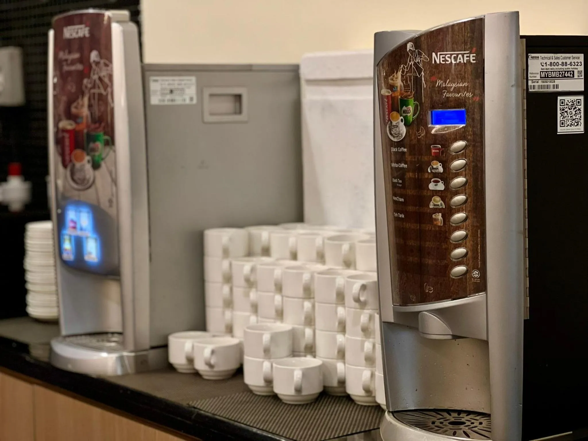 Restaurant/places to eat in Imperial Hotel Kuching