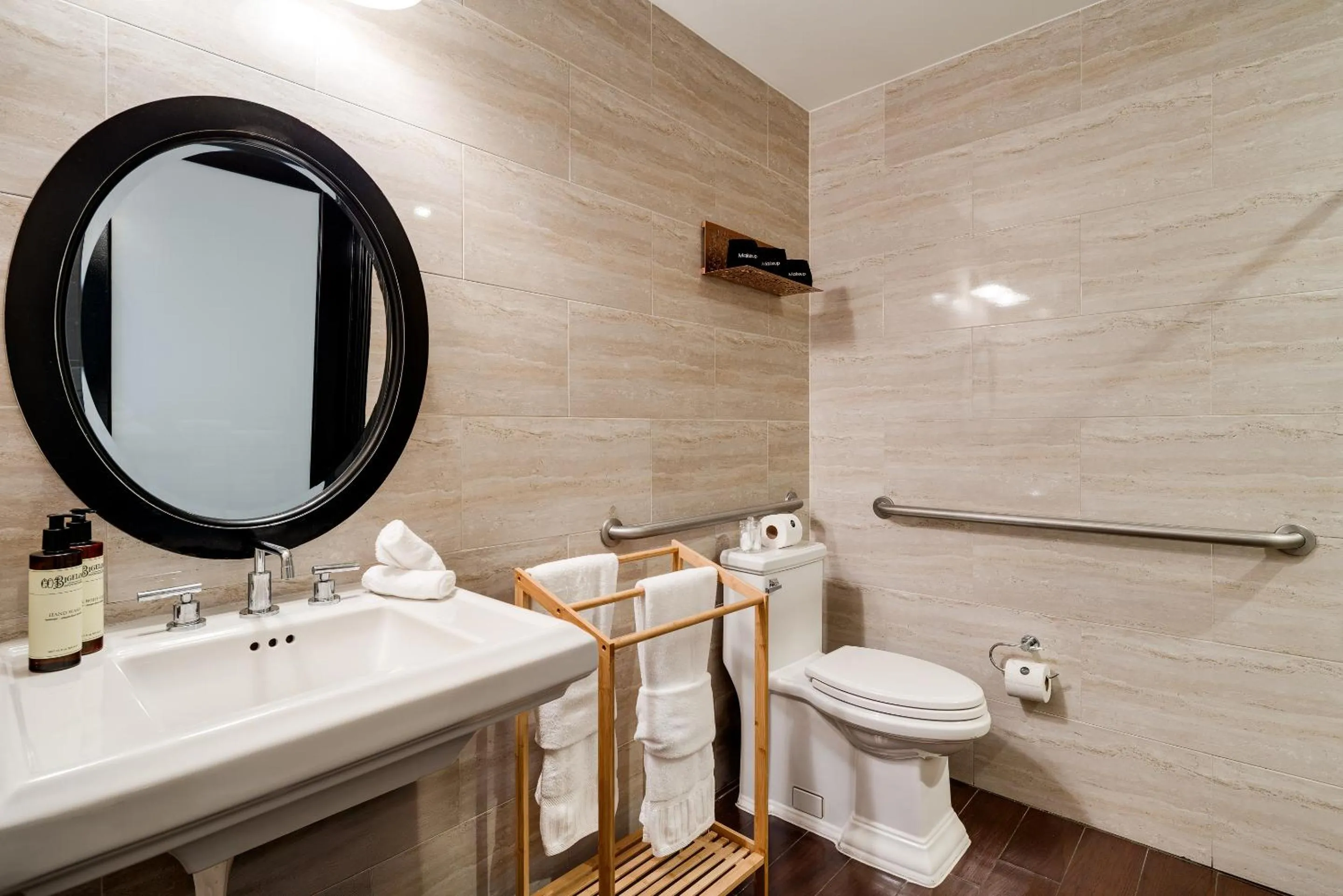 Bathroom in Hotel Croydon